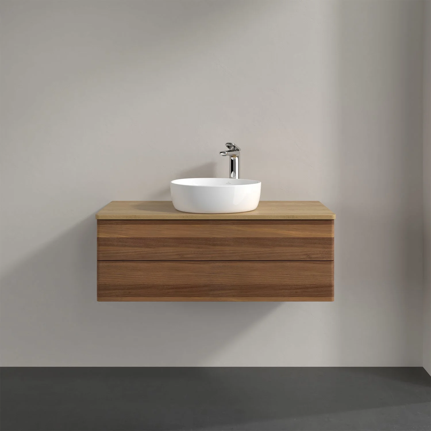 Umywalka z ciemną drewnianą szafką i drewnianym blatem, Villeroy & Boch