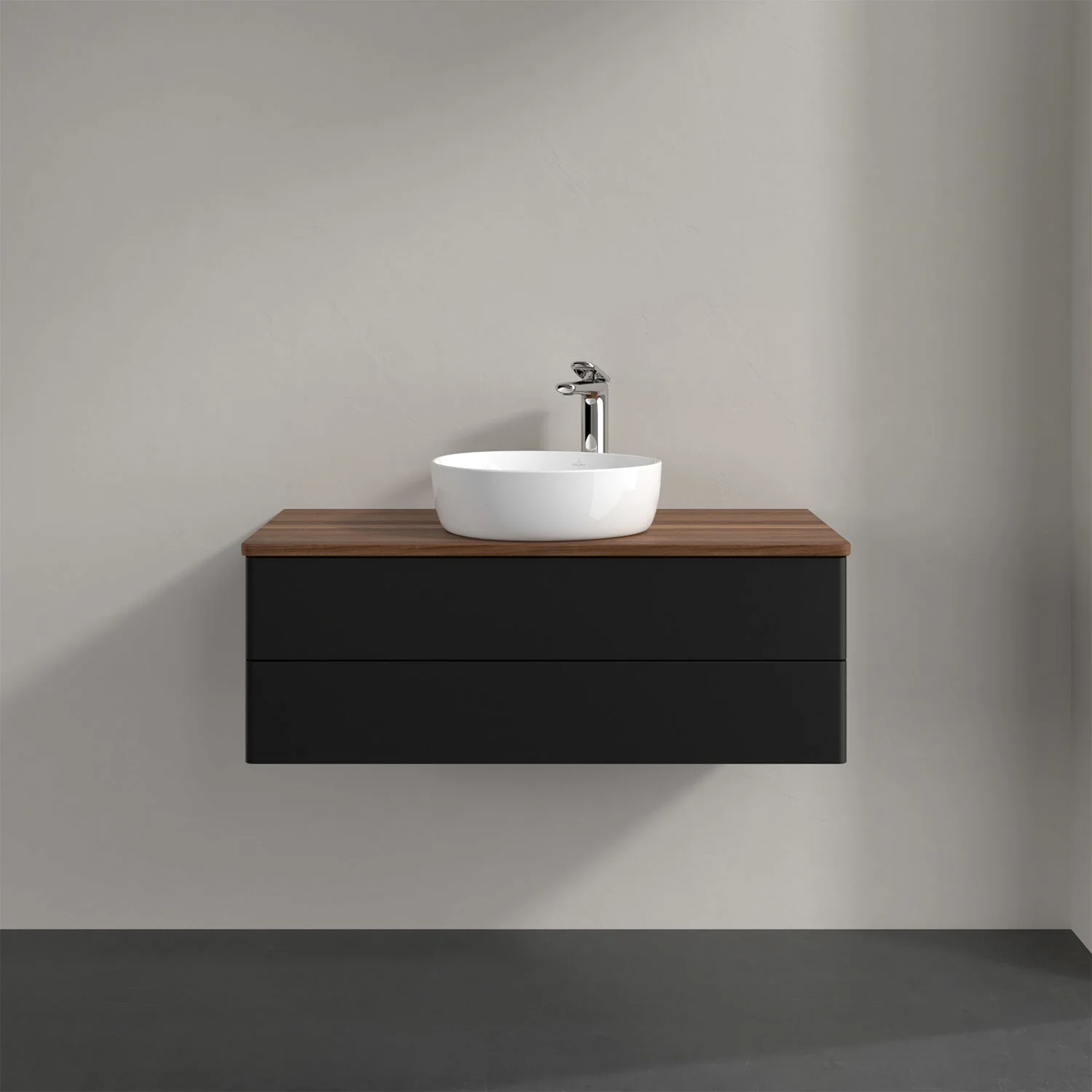 Umywalka z czarną szafką w zbliżeniu, Villeroy & Boch