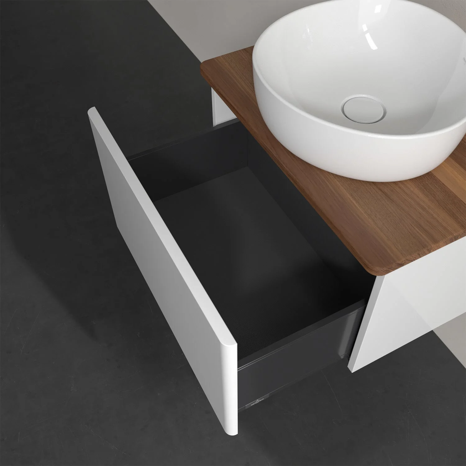 Otwarta szuflada pod umywalką na drewnianym blacie, Villeroy & Boch