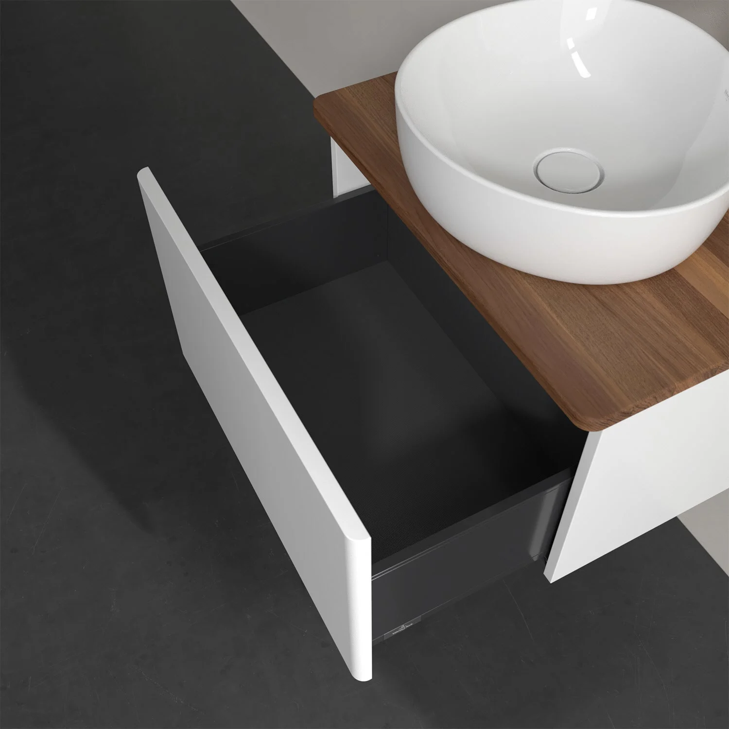 Otwarta szuflada pod umywalką na drewnianym blacie, Villeroy & Boch