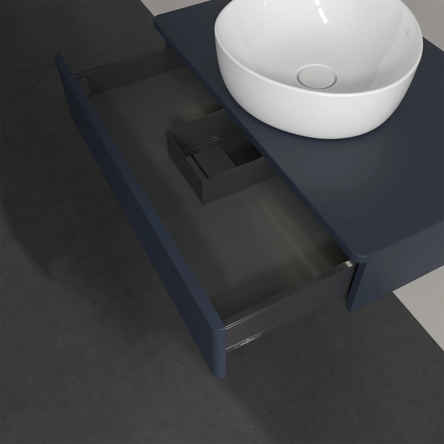 Umywalka z niebieską szufladą i nablatową umywalką, Villeroy & Boch