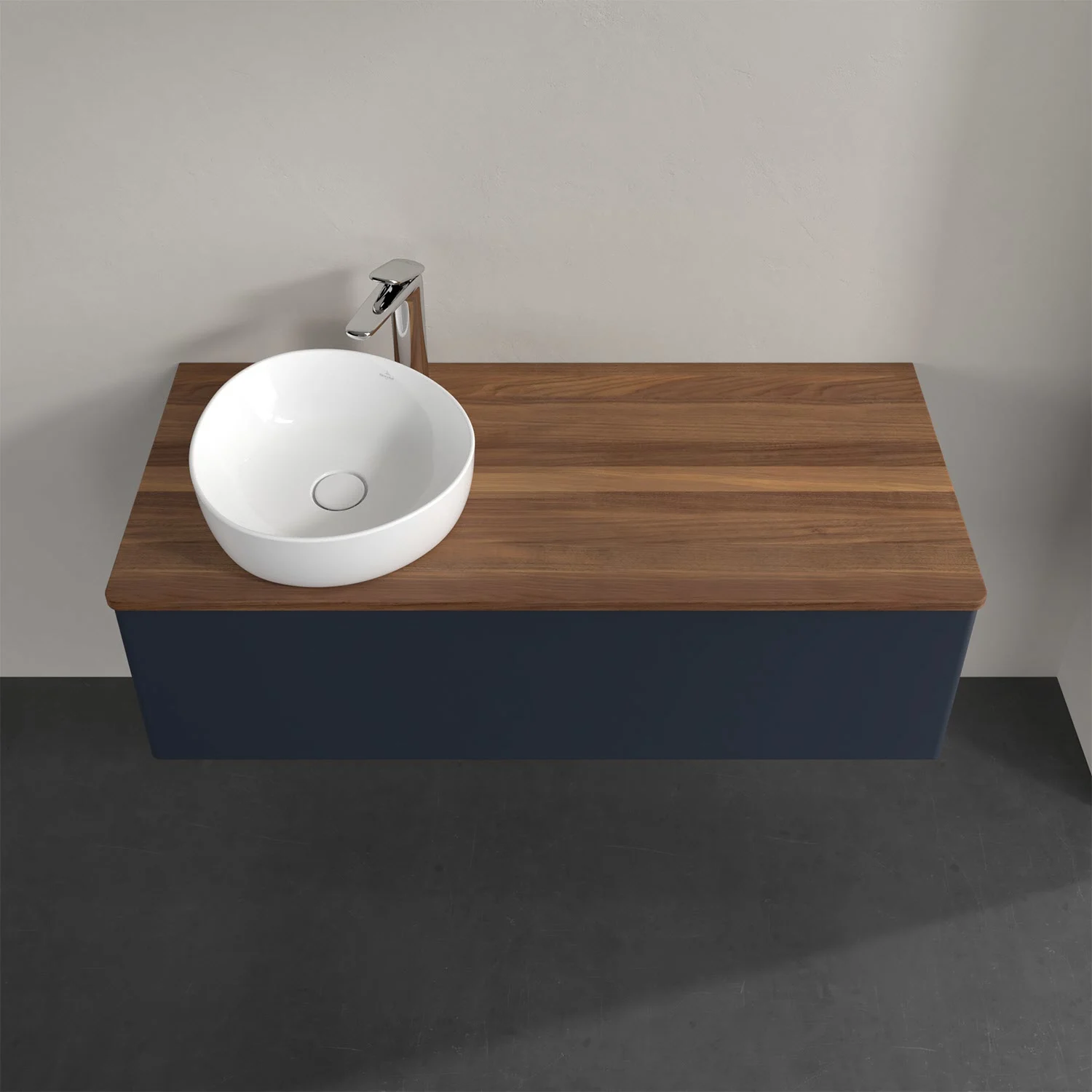 Umywalka z drewnianą powierzchnią i białą umywalką, Villeroy & Boch