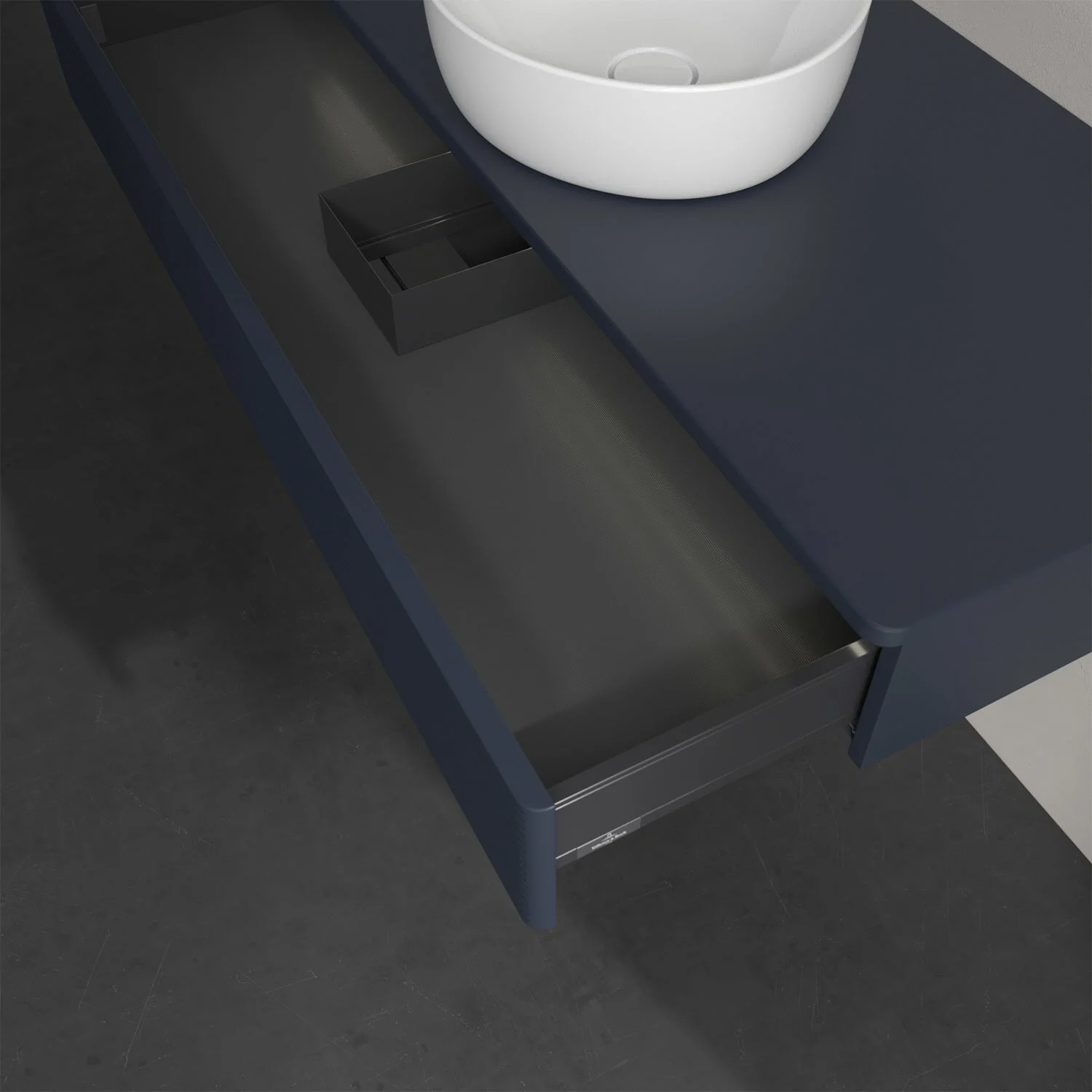 Meble łazienkowe z otwartą szufladą w ciemnoniebieskim kolorze, Villeroy & Boch