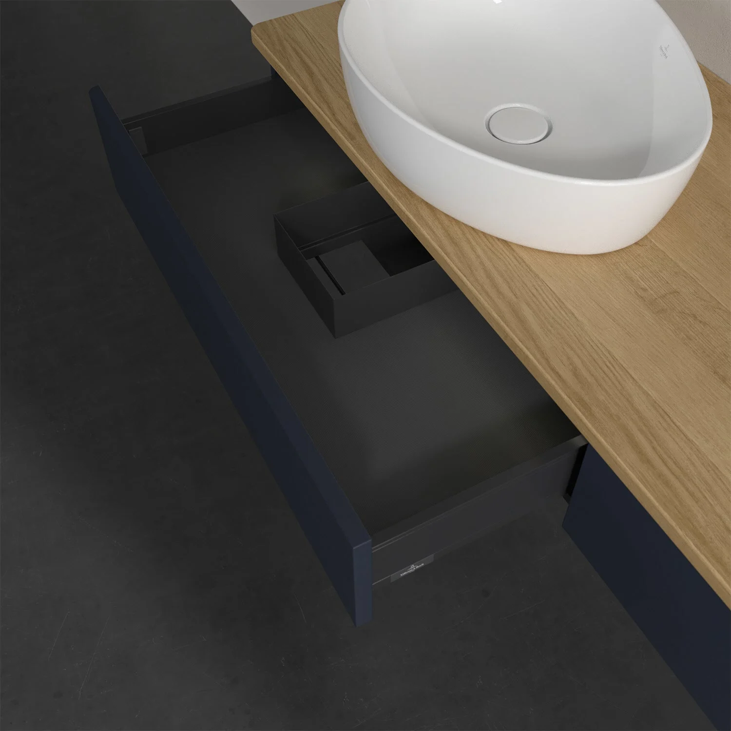 Umywalka z niebieską szafką i zlewem, Villeroy & Boch