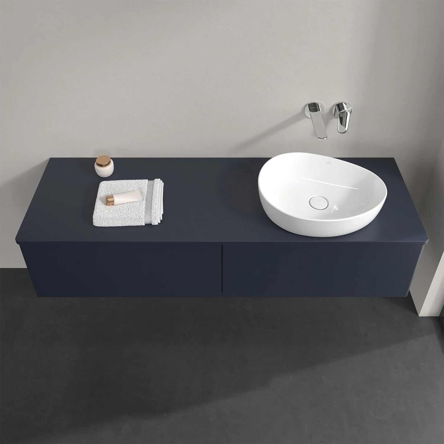 Umywalka z niebieską szafką i zlewem, Villeroy & Boch