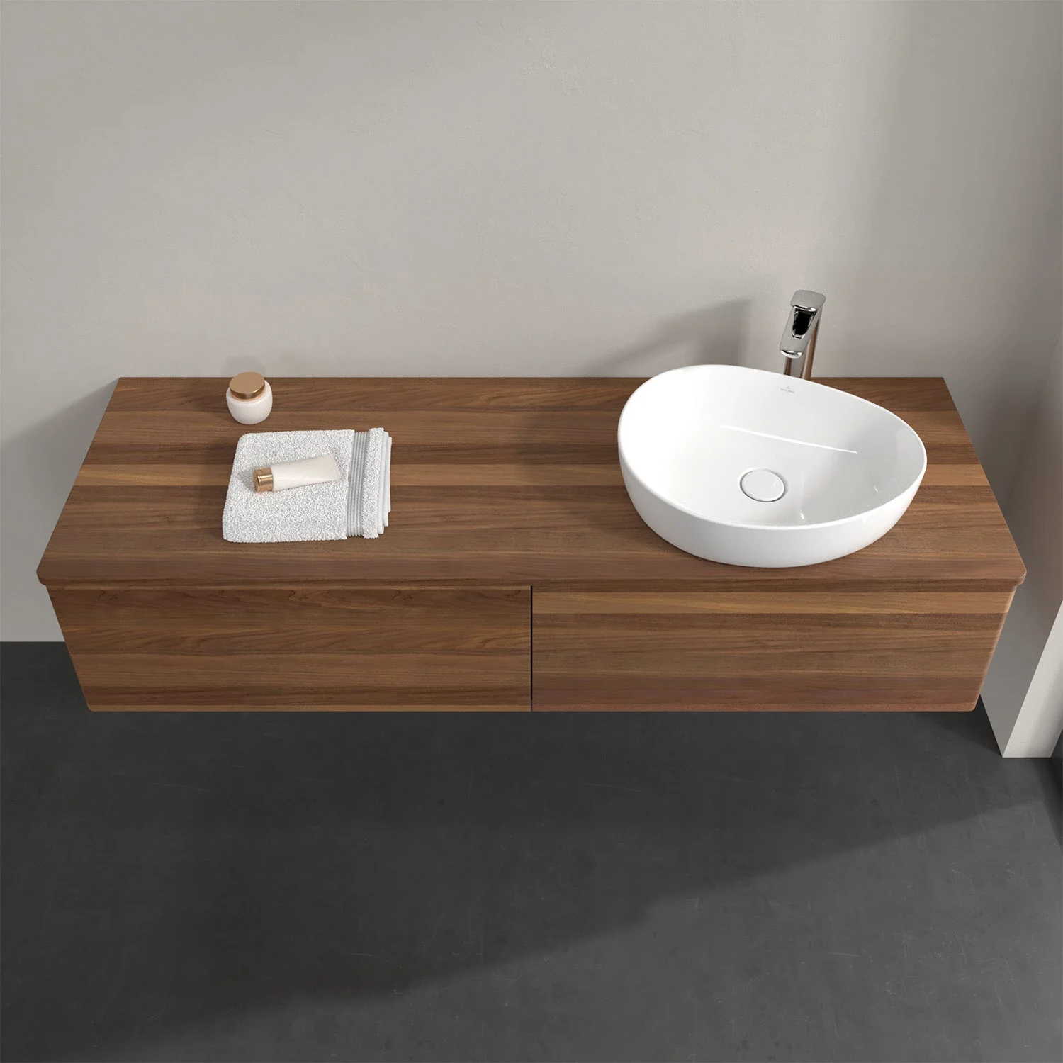 Drewniana umywalka z białą umywalką i akcesoriami, Villeroy & Boch