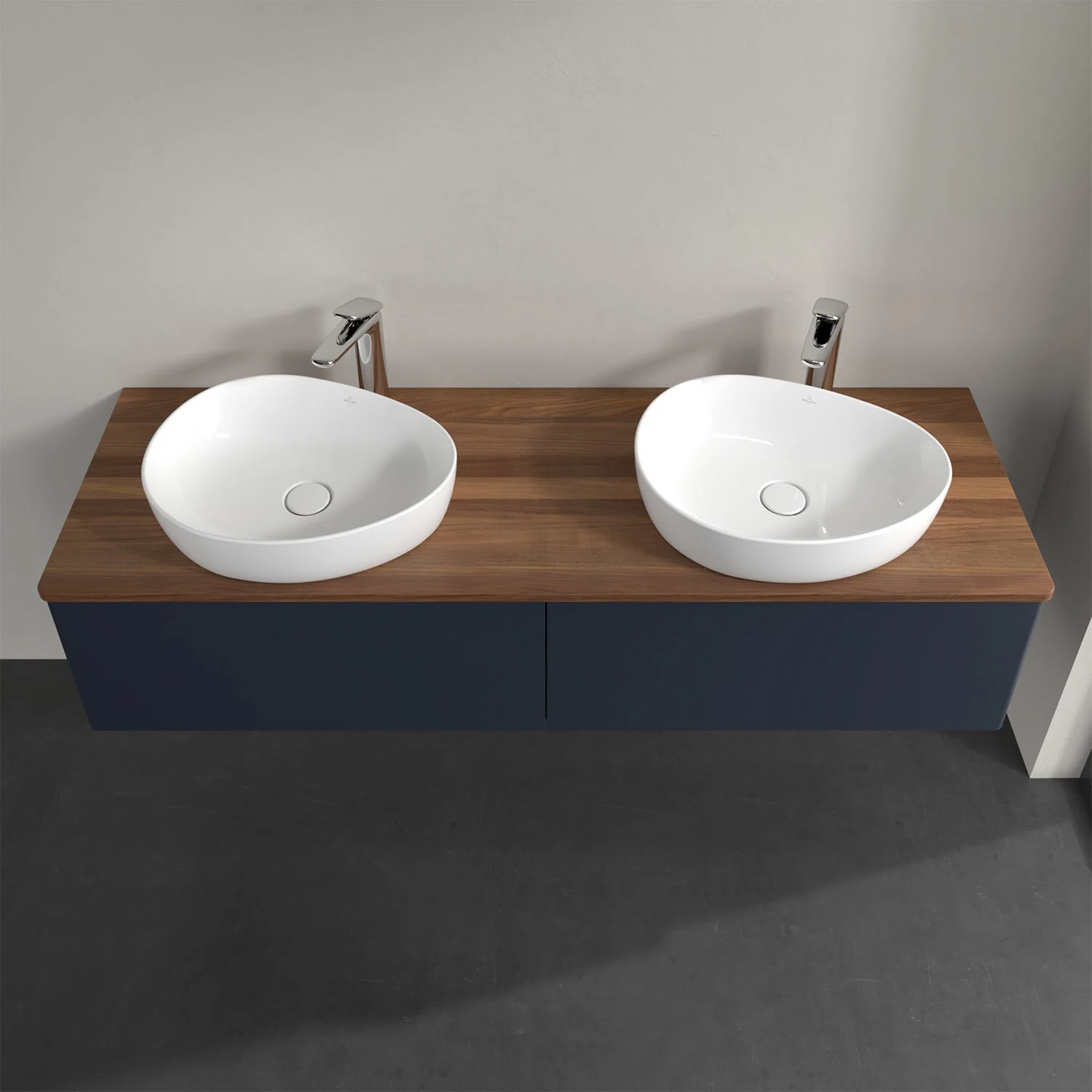 Podwójna umywalka na drewnianym blacie w łazience, Villeroy & Boch