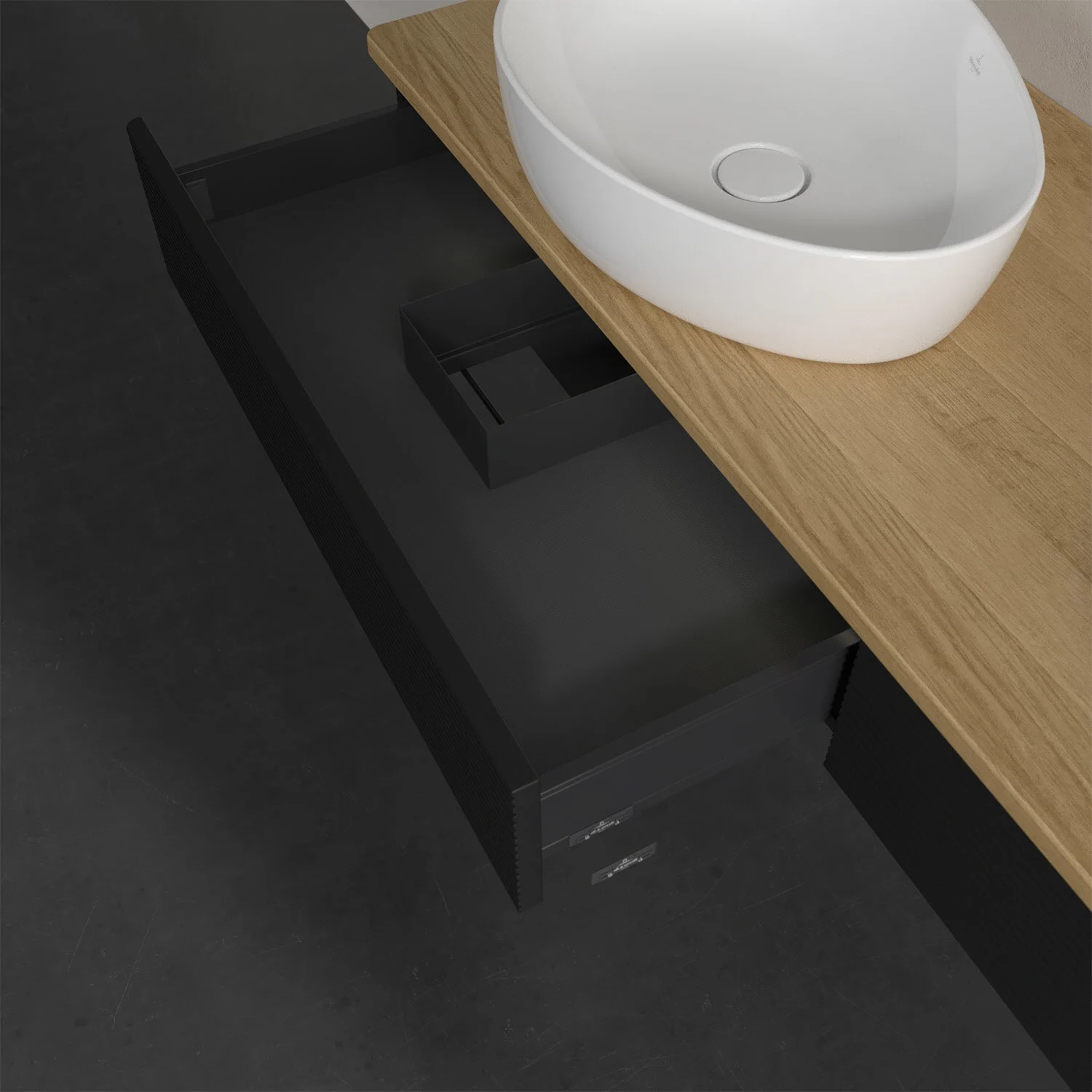 Drewniany blat z białą umywalką i otwartą szufladą, Villeroy & Boch