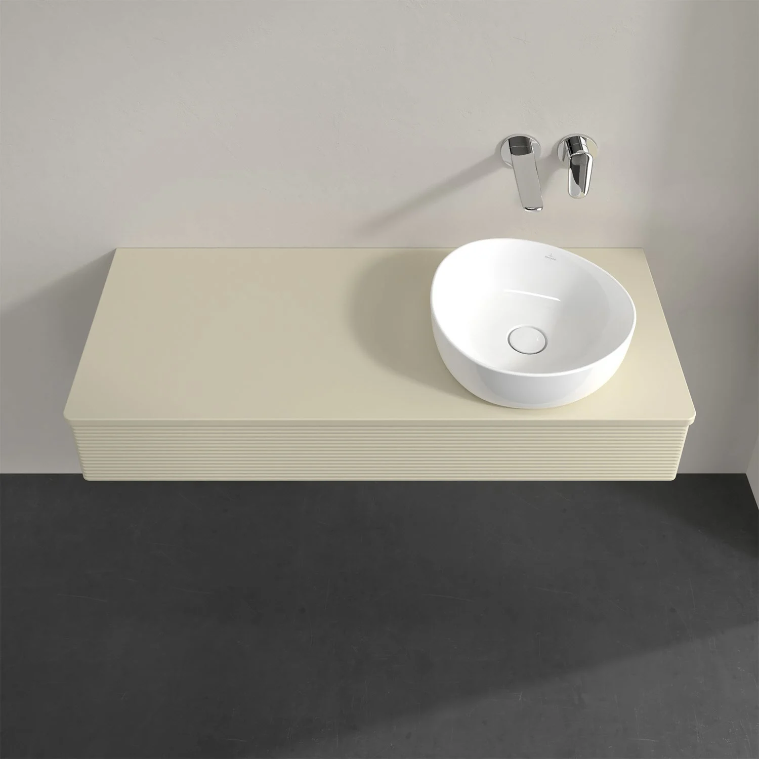 Widok z boku umywalki z białą umywalką, Villeroy & Boch