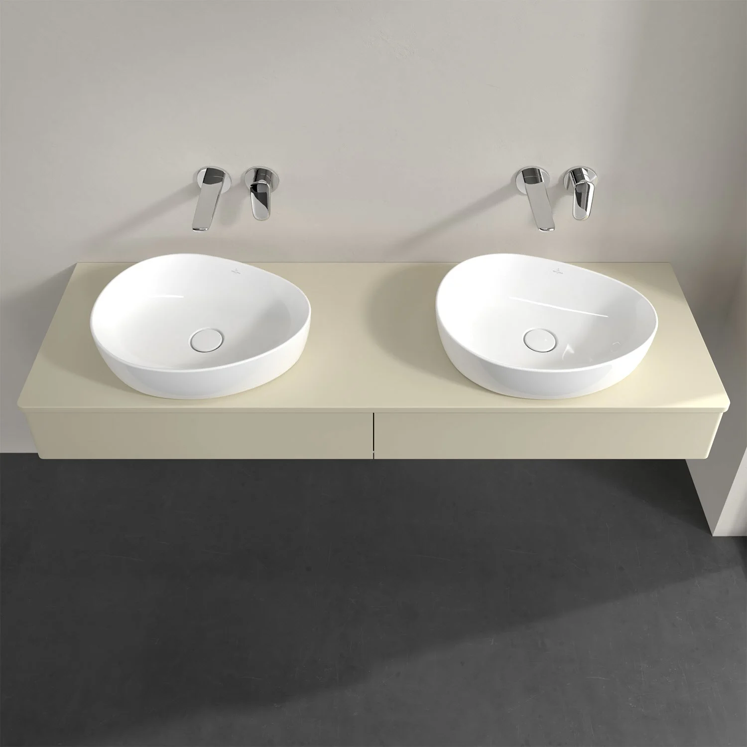 Podwójne umywalki na beżowej powierzchni w łazience, Villeroy & Boch