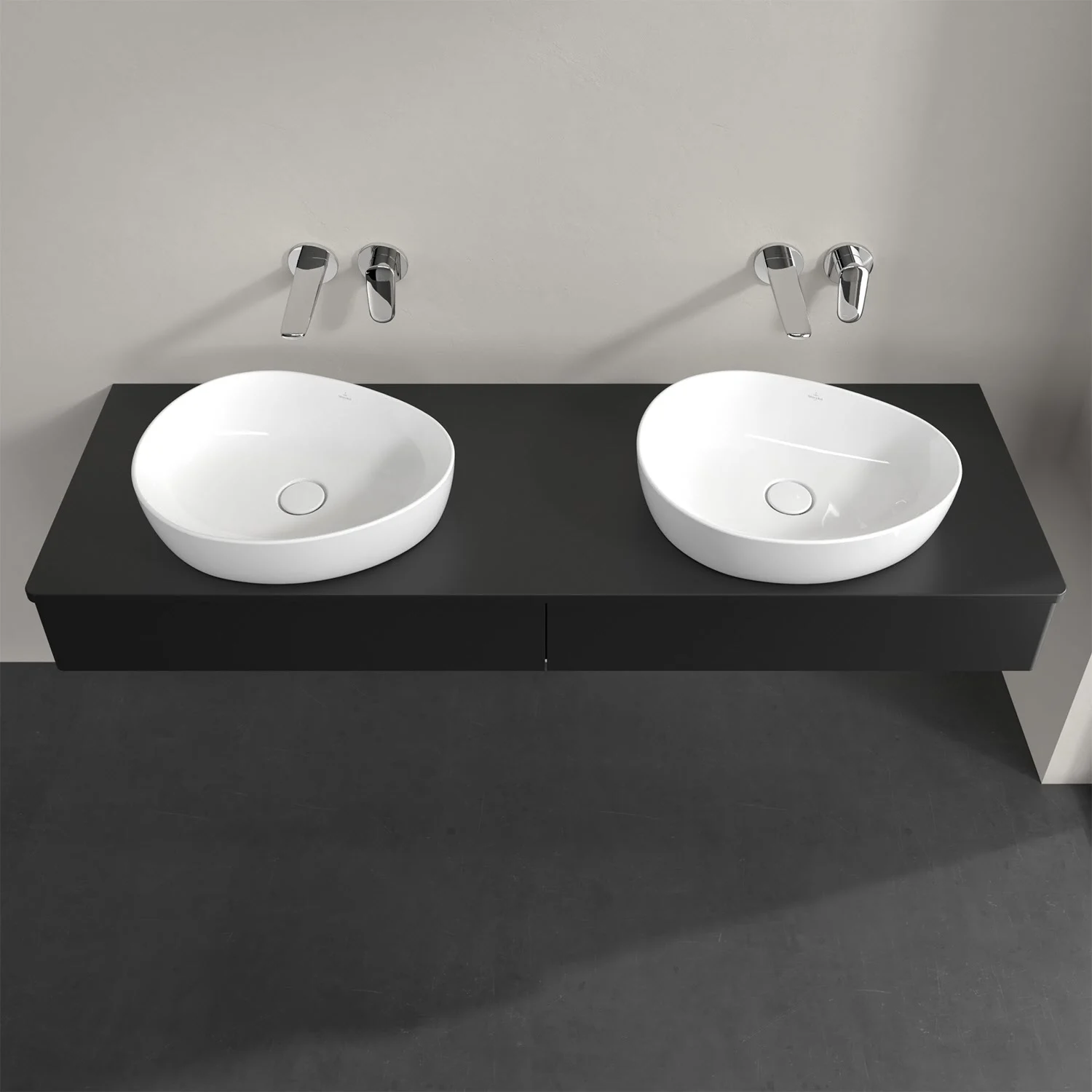 Czarna podwójna umywalka z bateriami ściennymi z góry, Villeroy & Boch