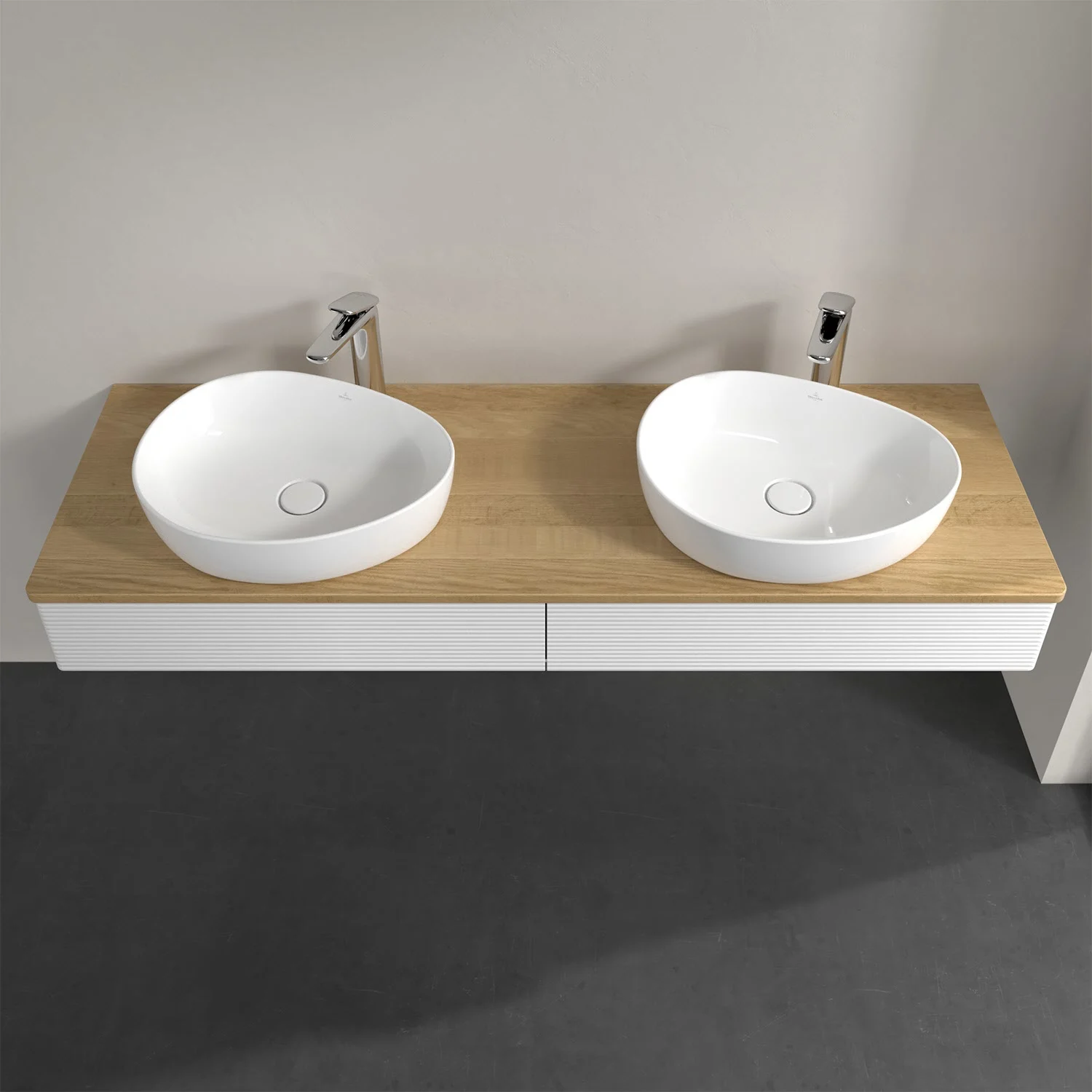 Podwójna umywalka na drewnianym blacie w łazience, Villeroy & Boch