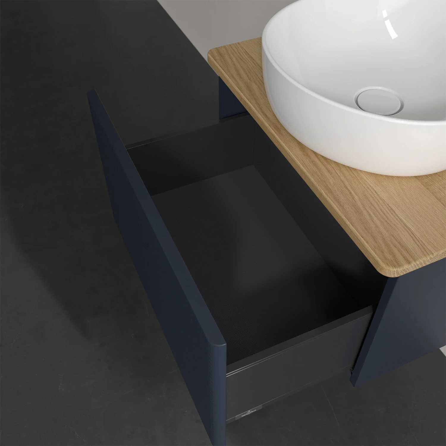 Otwarta szuflada pod umywalką w łazience, Villeroy & Boch