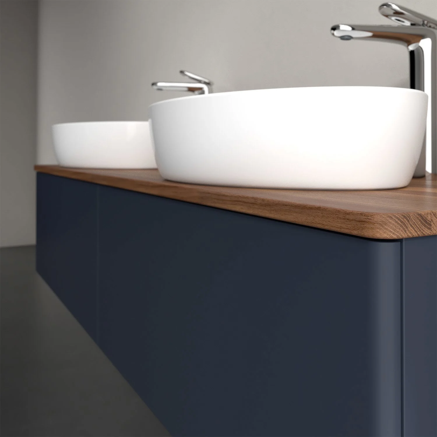 Umywalka na drewnianym blacie zbliżenie, Villeroy & Boch