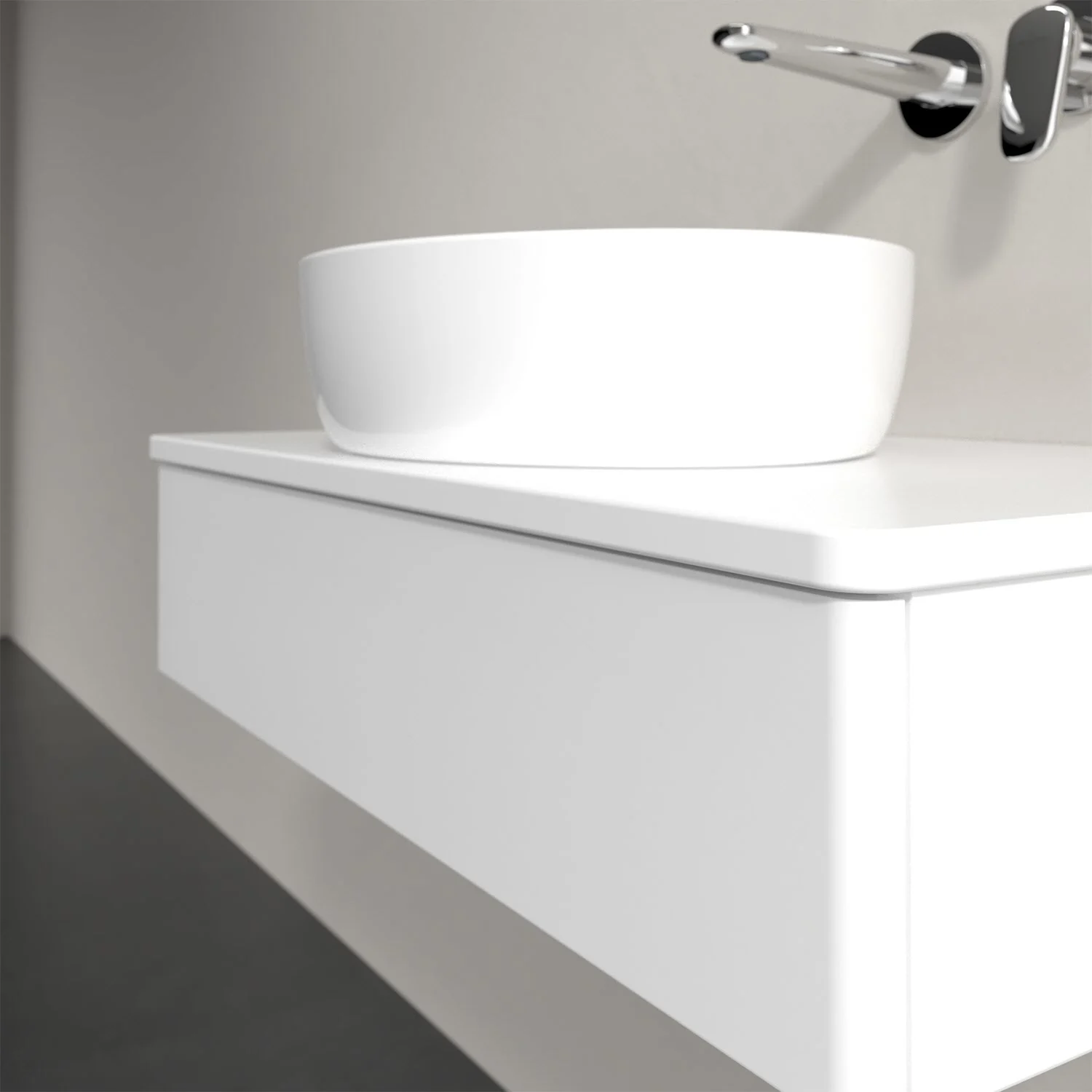 Biała umywalka z baterią ścienną w łazience, Villeroy & Boch
