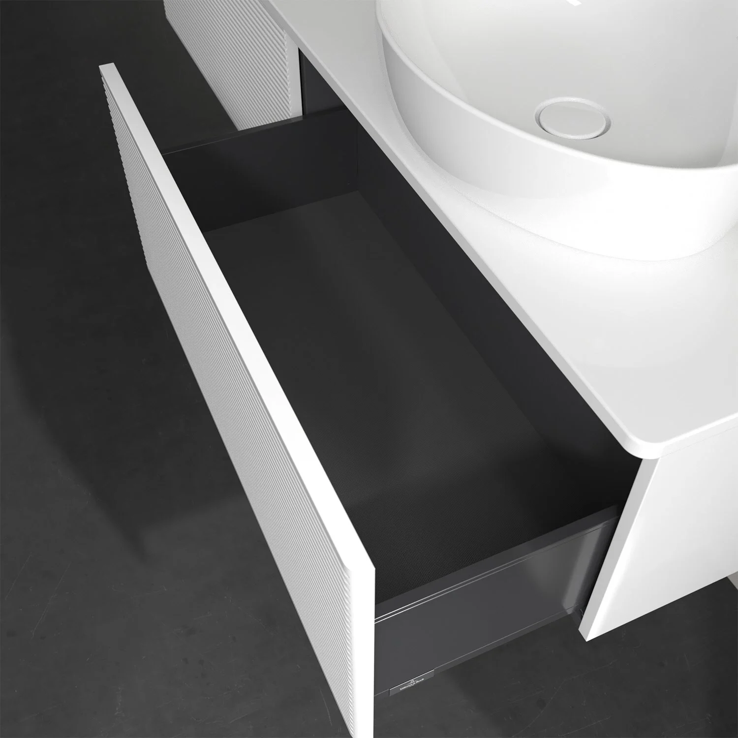 Otwarta szuflada pod białą umywalką, Villeroy & Boch