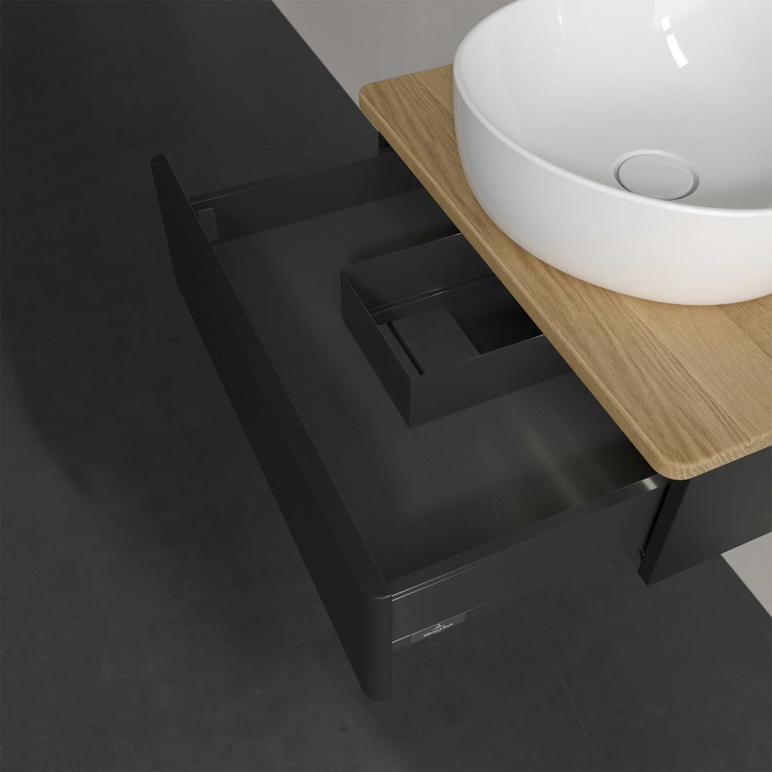 Otwarta szuflada pod umywalką z drewnianym blatem, Villeroy & Boch
