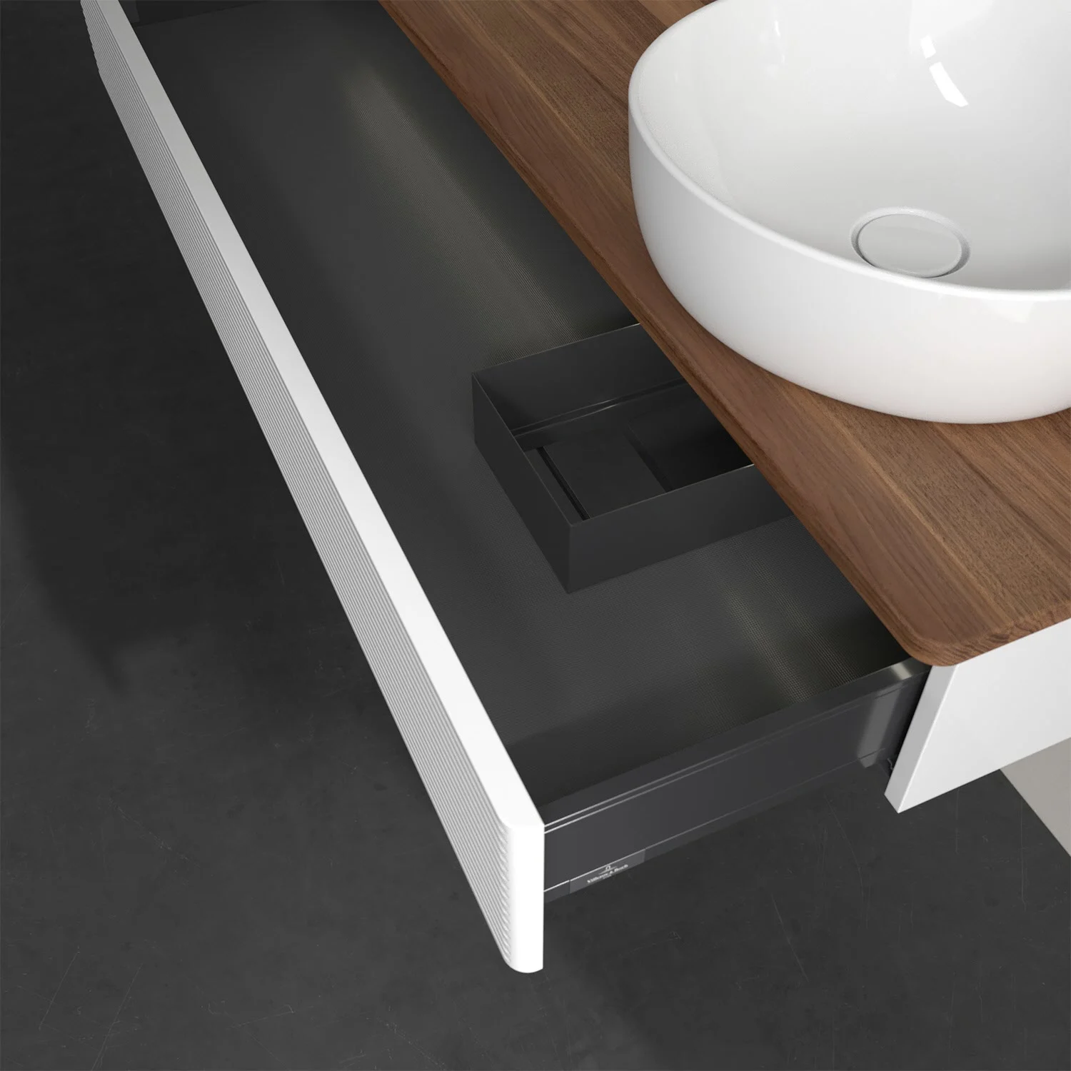 Otwarta szuflada pod zlewem z drewnianym blatem, Villeroy & Boch