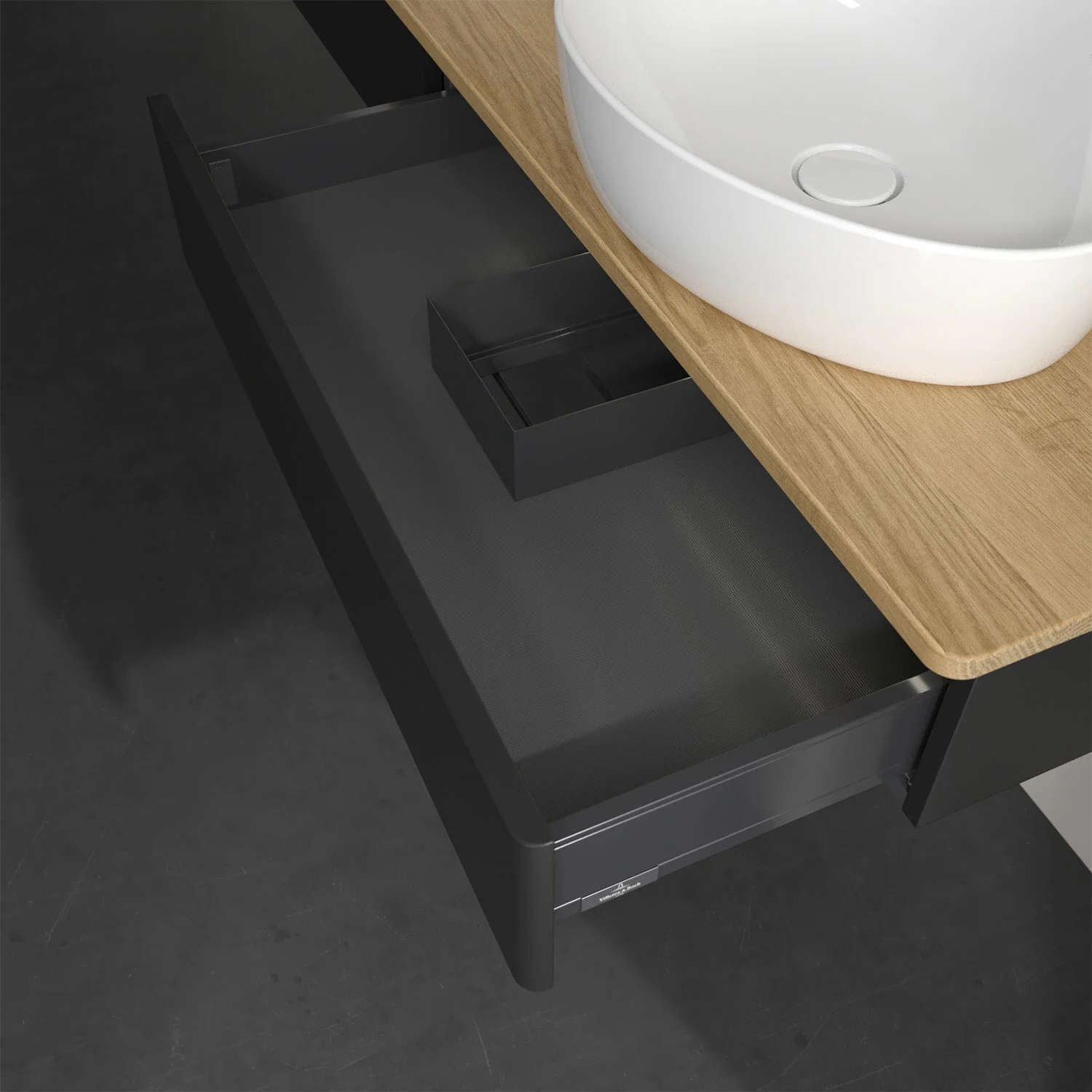 Zbliżenie otwartej szafki łazienkowej z umywalką, Villeroy & Boch