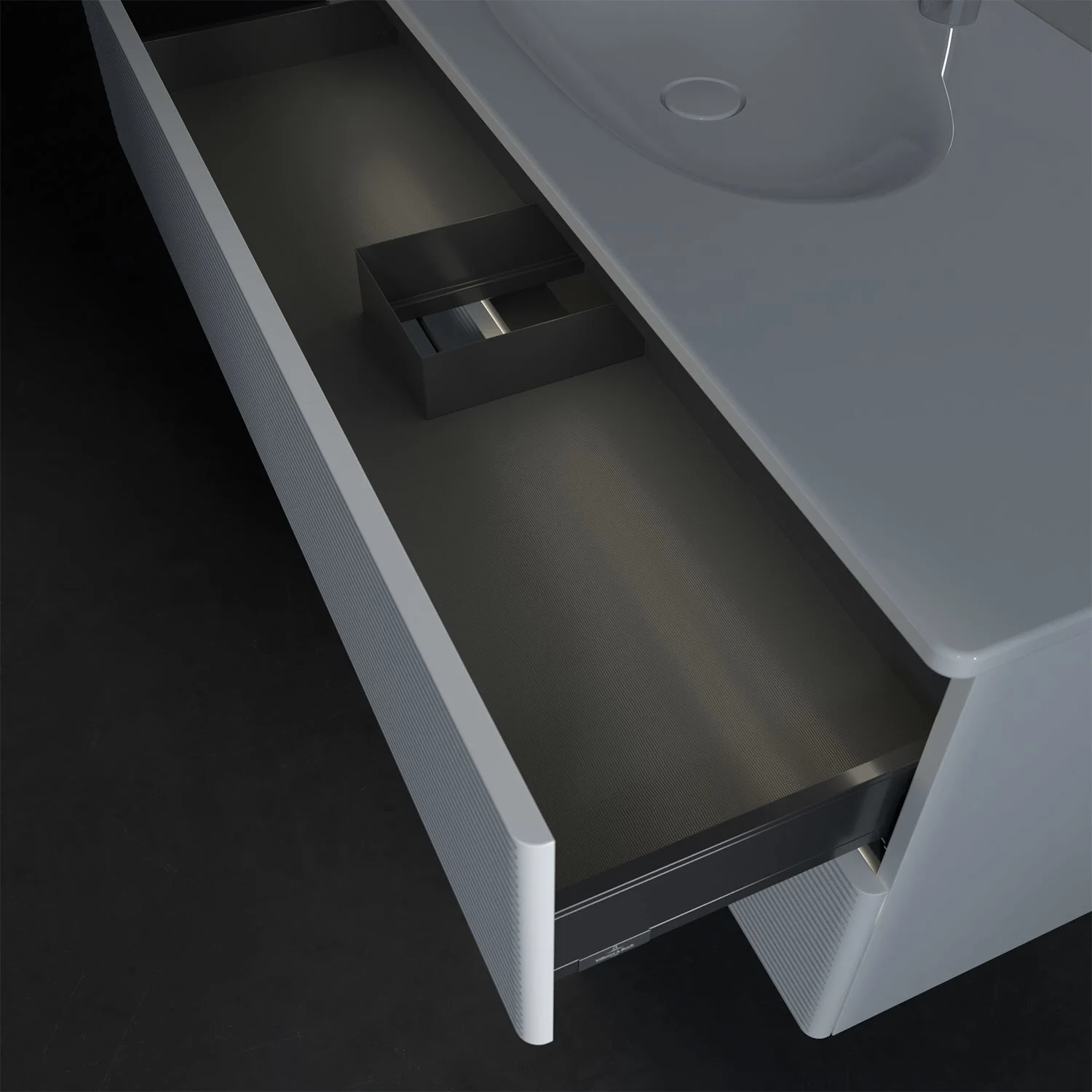 Zbliżenie otwartej szuflady w łazience, Villeroy & Boch