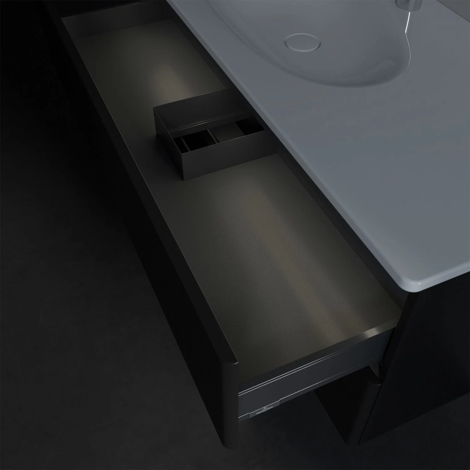 Zbliżenie otwartej szuflady w łazience, Villeroy & Boch