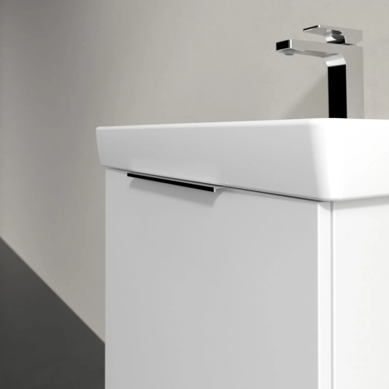 Umywalka z białą szafką zbliżenie, Villeroy & Boch