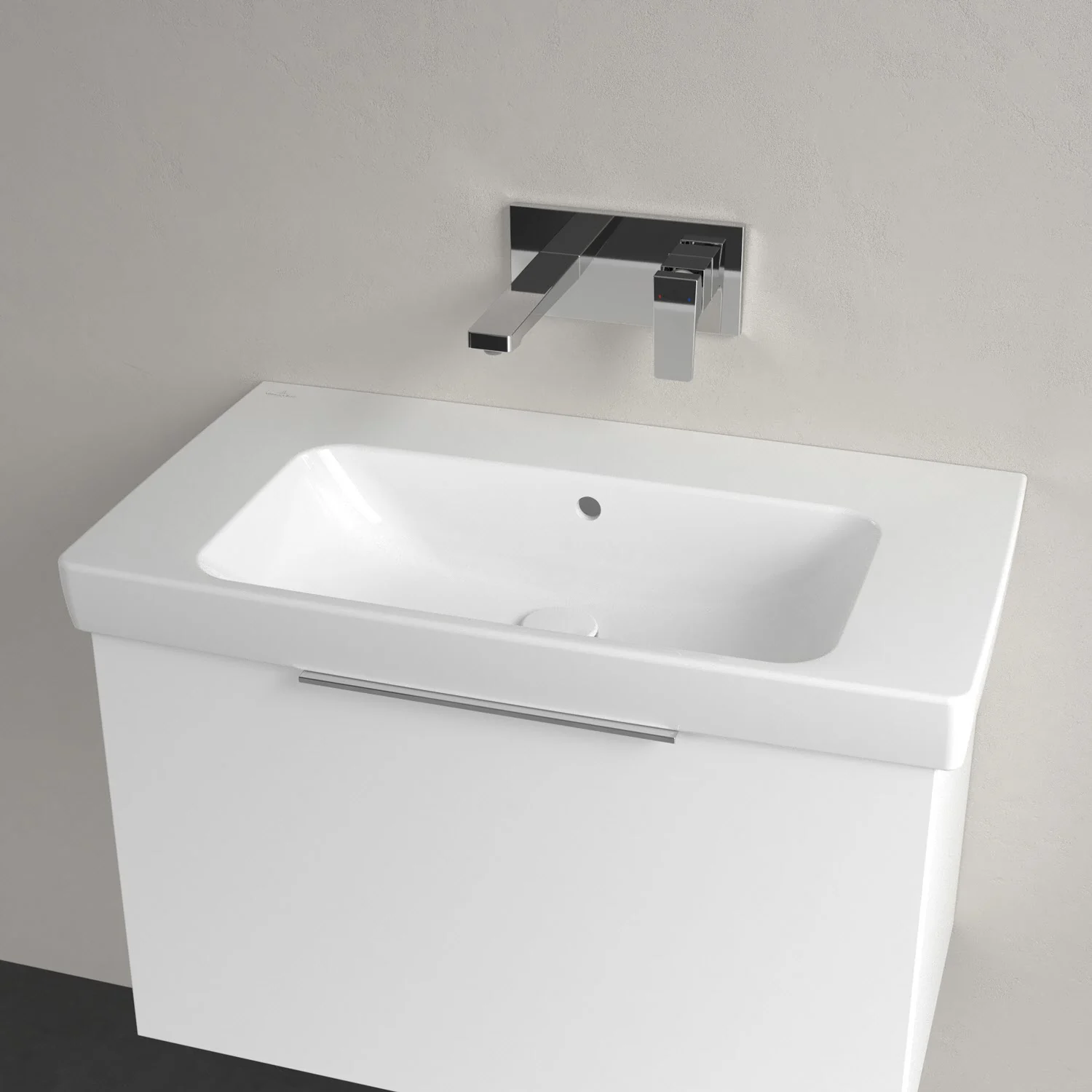 Umywalka z baterią ścienną z bliska, Villeroy & Boch