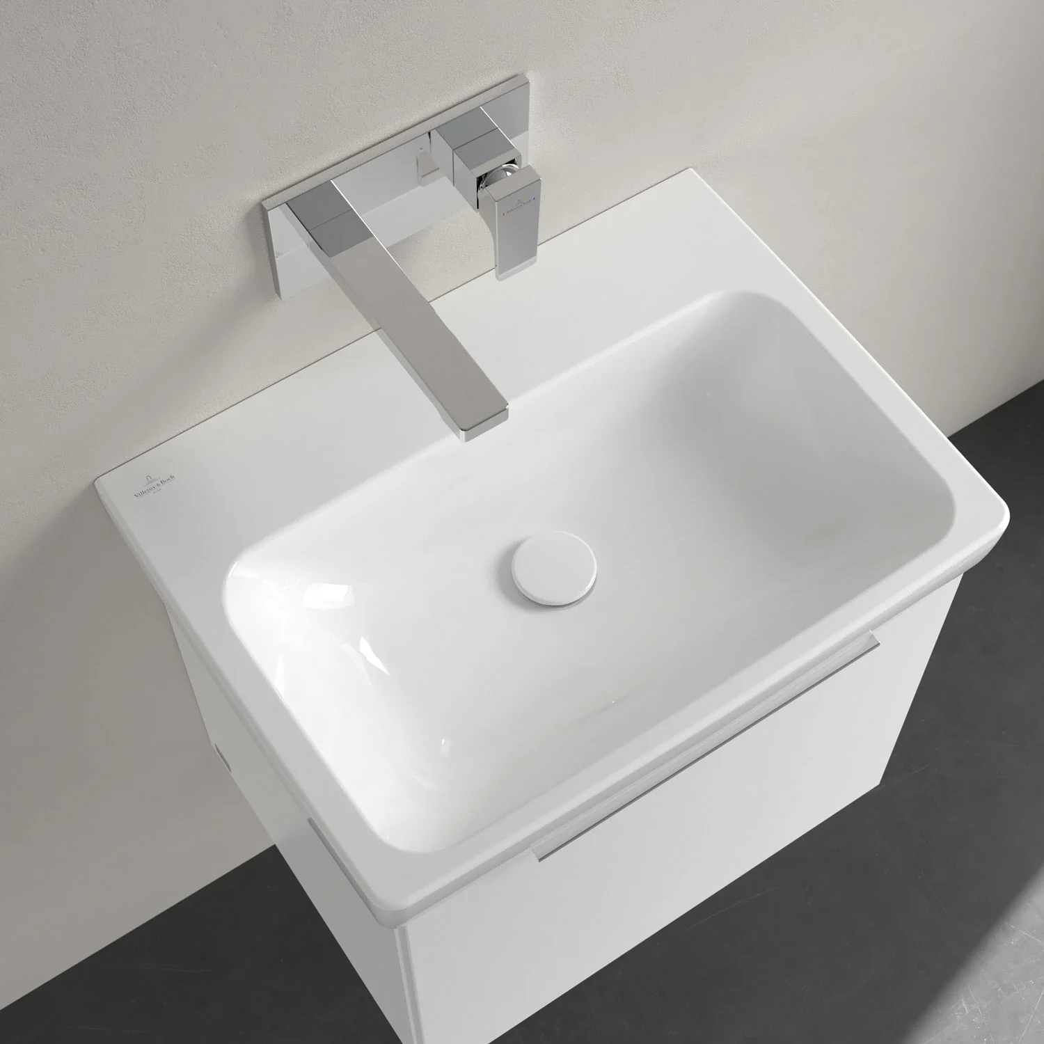 Umywalka z baterią w zbliżeniu, Villeroy & Boch