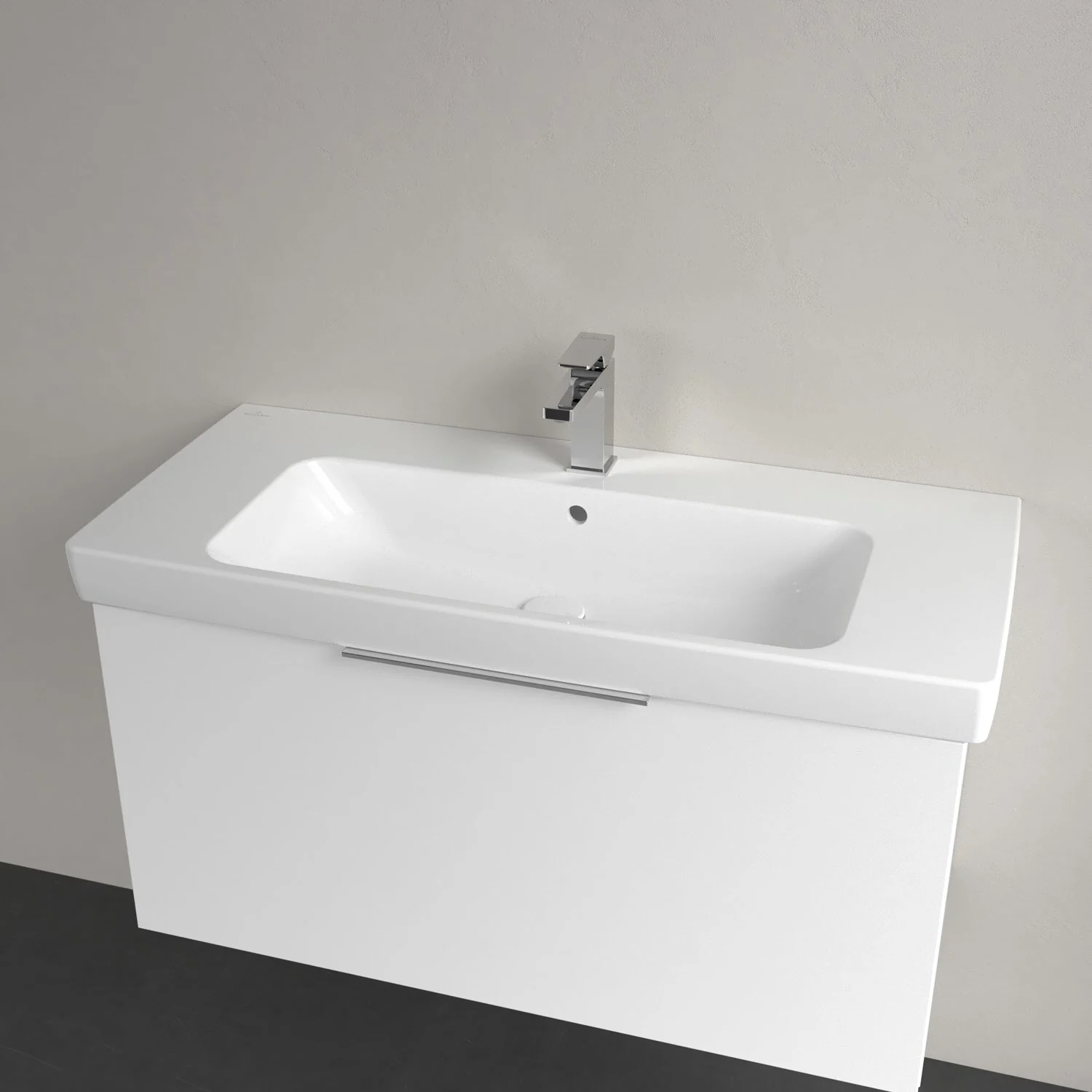 Biała umywalka z baterią zbliżenie, Villeroy & Boch