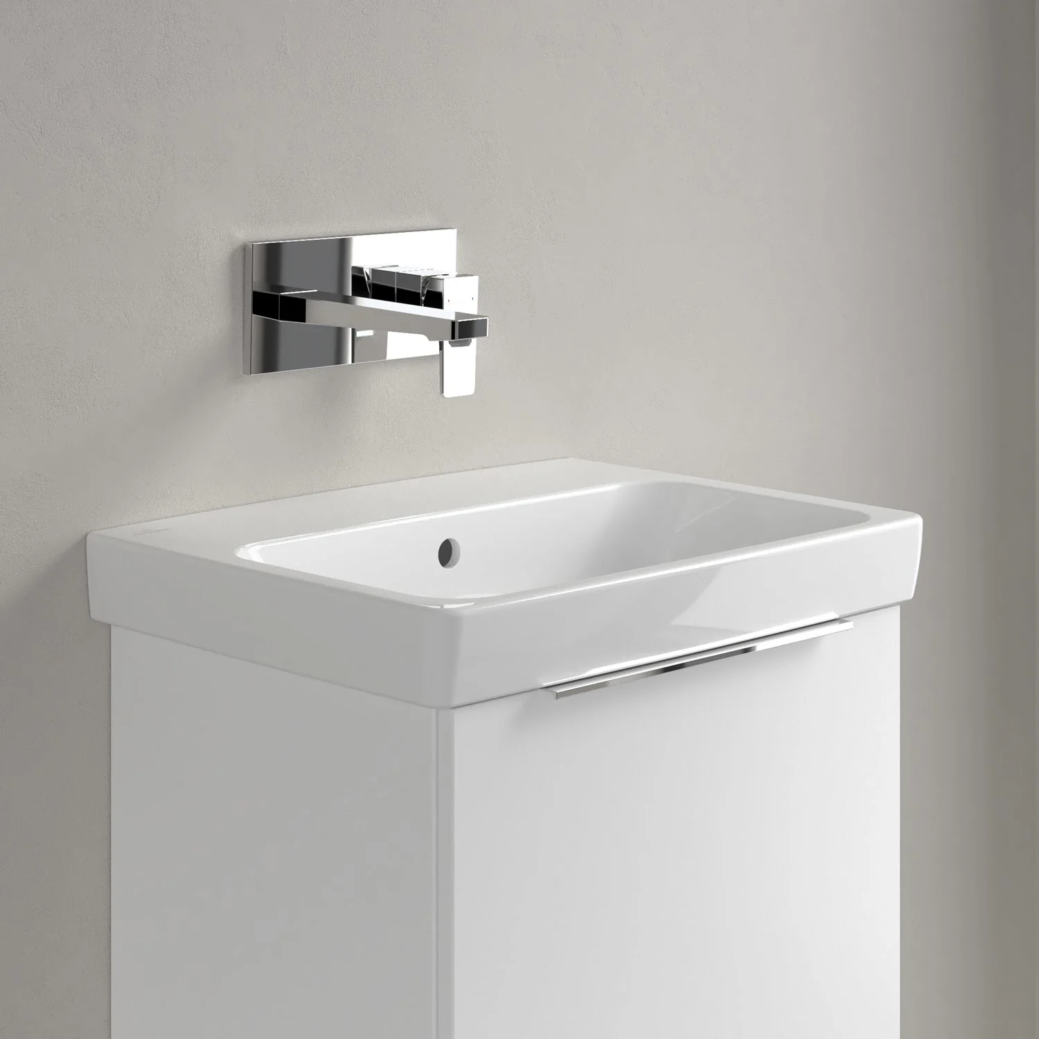Wolnostojąca umywalka z baterią ścienną widok z boku, Villeroy & Boch