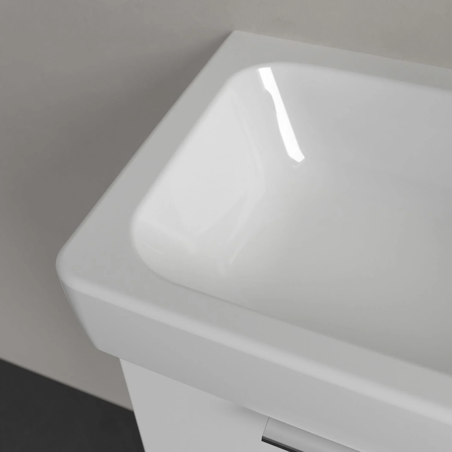 Zbliżenie białej umywalki w łazience, Villeroy & Boch