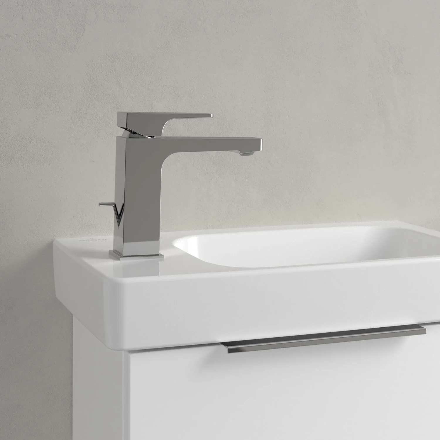 Biała umywalka z baterią zbliżenie, Villeroy & Boch