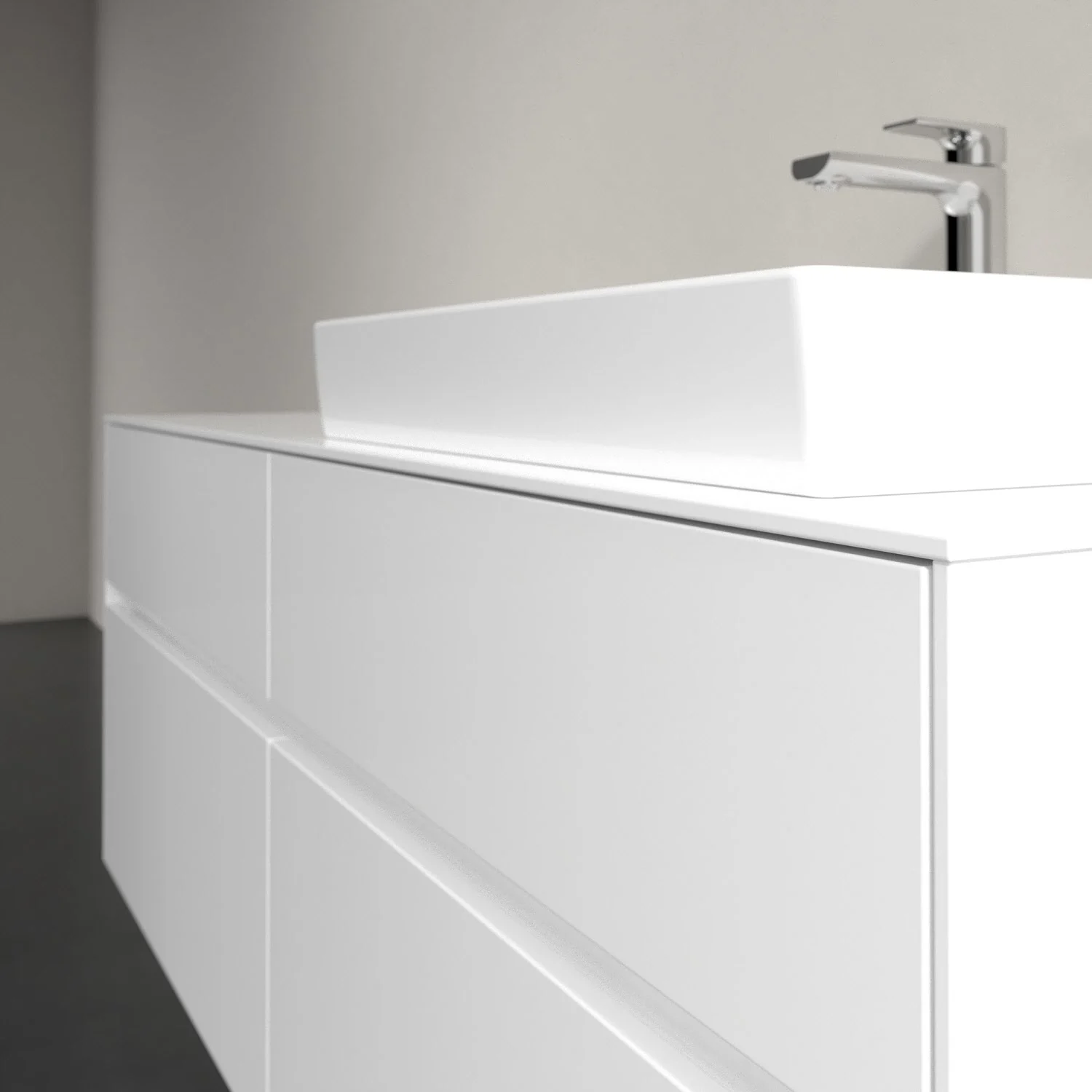 Zbliżenie białej umywalki w łazience, Villeroy & Boch