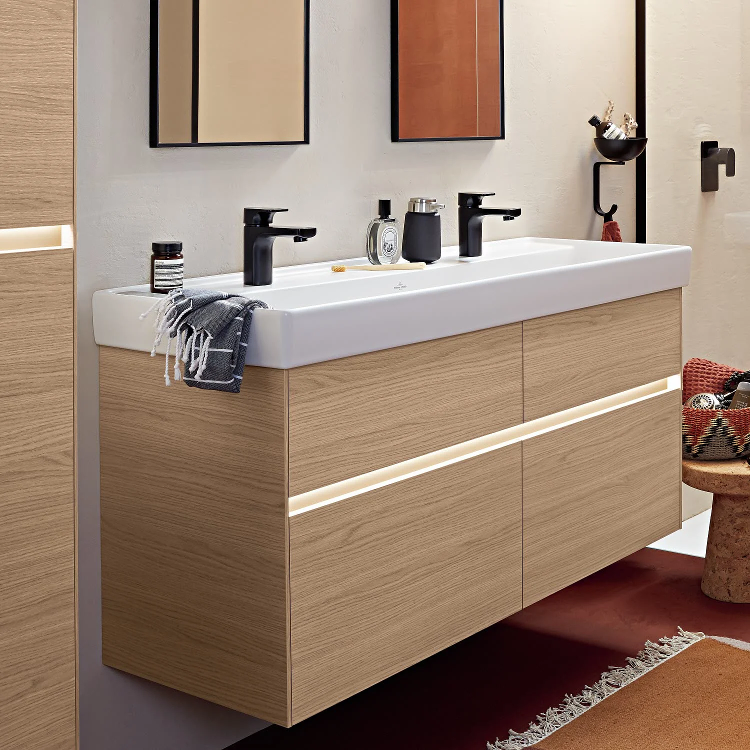 Villeroy & Boch Collaro Schrankwaschtisch 120 cm ohne Überlauf, 2 Hahnlöcher Bild 3