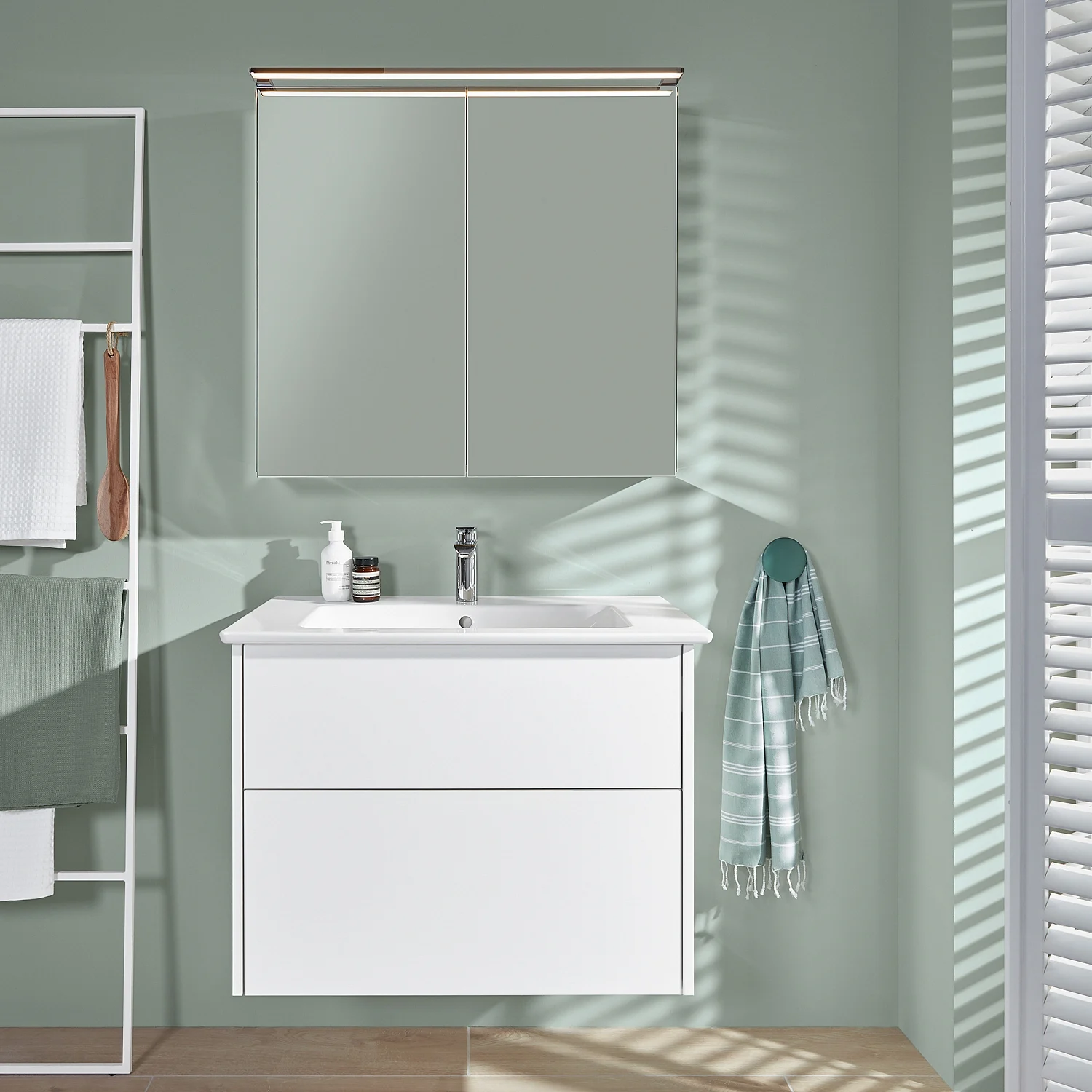 Villeroy & Boch Finero Vorbau-Spiegelschrank mit Beleuchtung 80,7 x 75,8 cm Bild 10