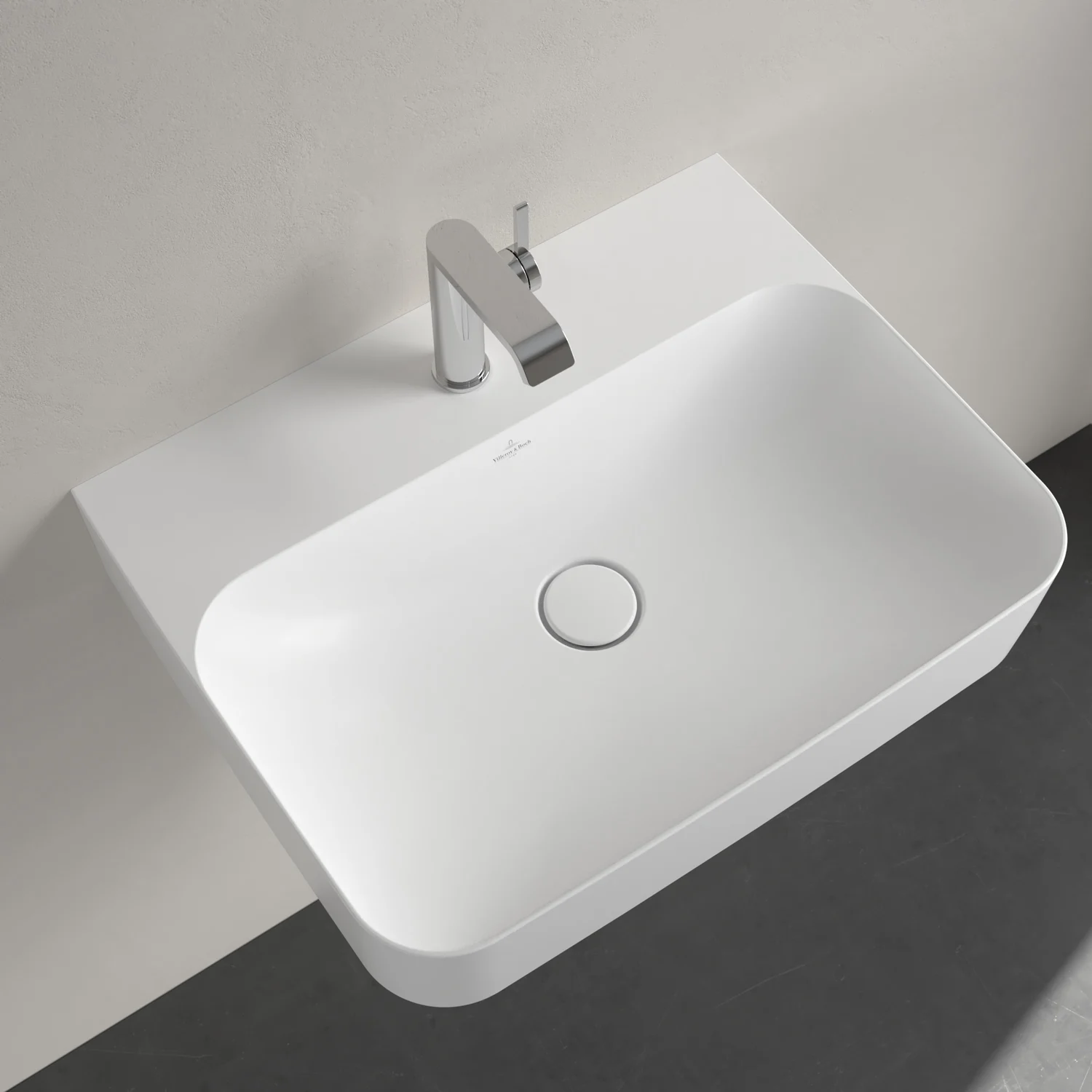 Biała umywalka z baterią widziana z góry, Villeroy & Boch