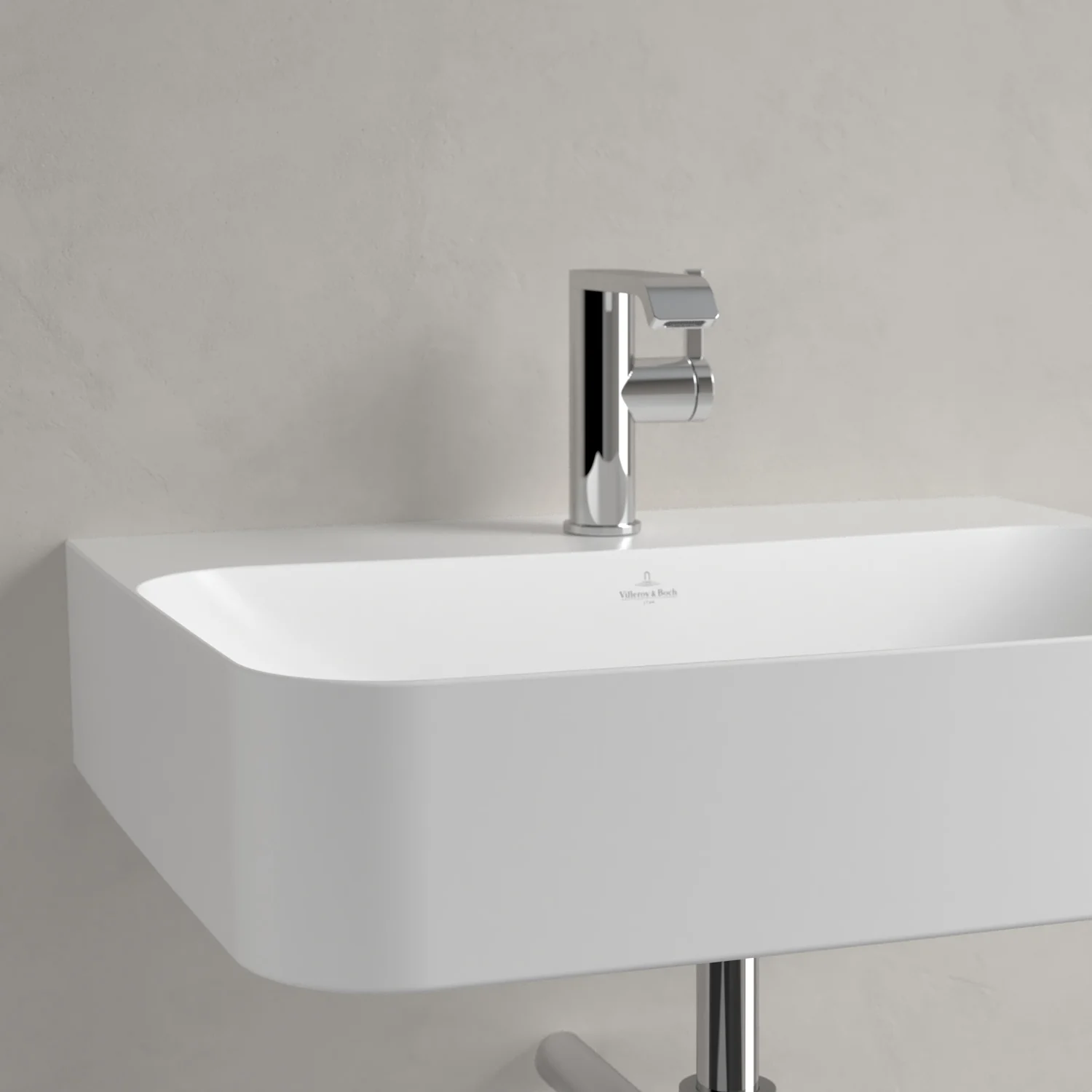 Biała umywalka z baterią w widoku z boku, Villeroy & Boch