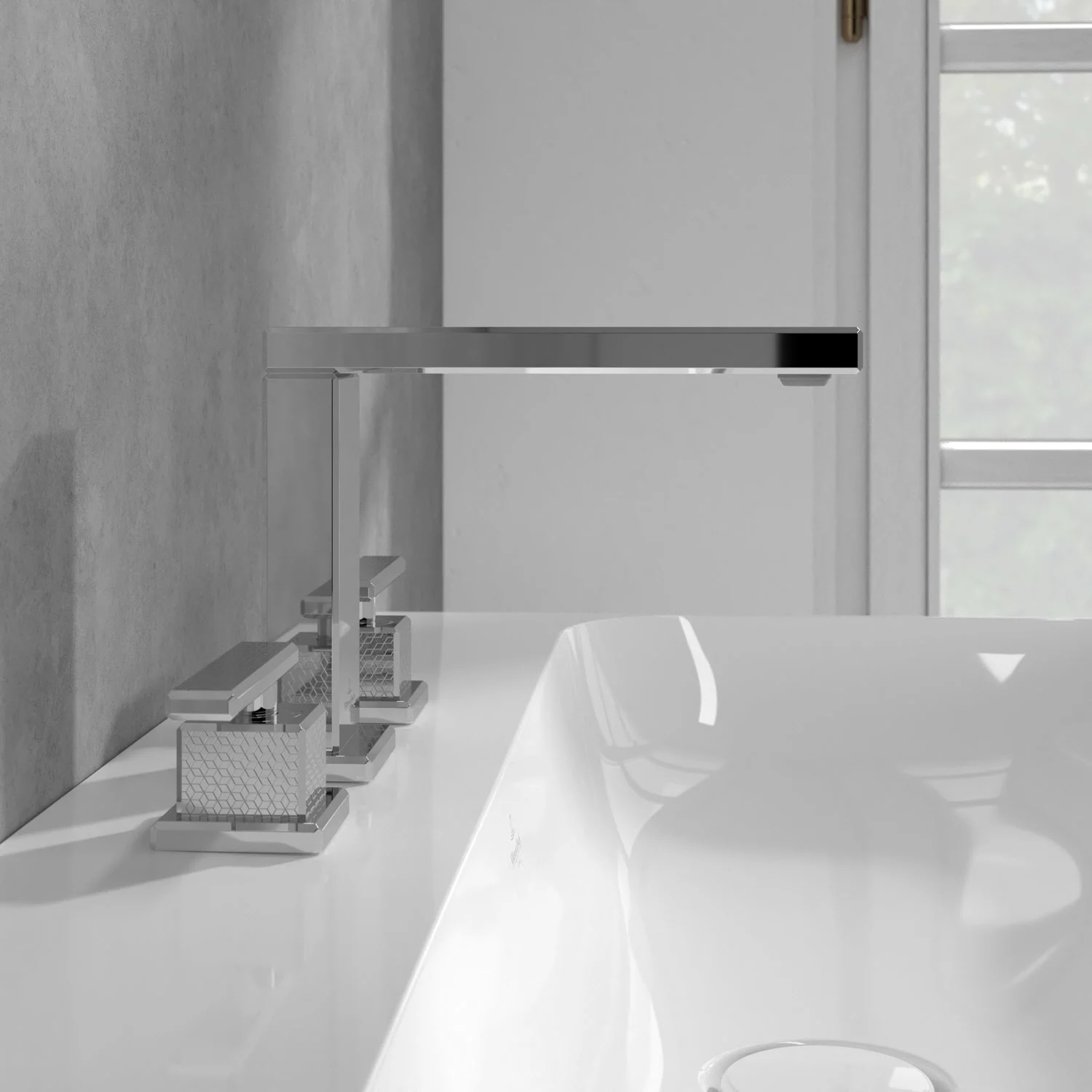 Chromowany kran z dwoma uchwytami obok umywalki, Villeroy & Boch