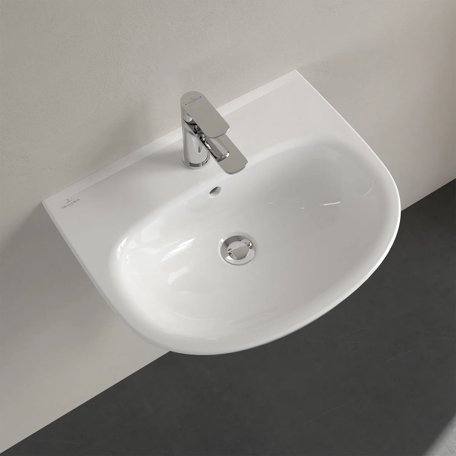 Biała umywalka z baterią widziana z góry, Villeroy & Boch