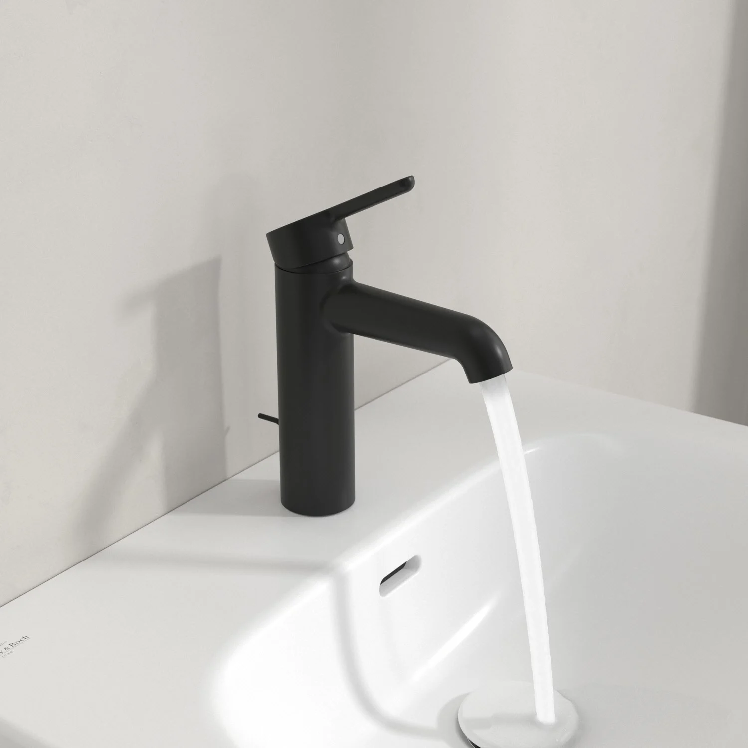 Czarna bateria z bieżącą wodą w umywalce, Villeroy & Boch
