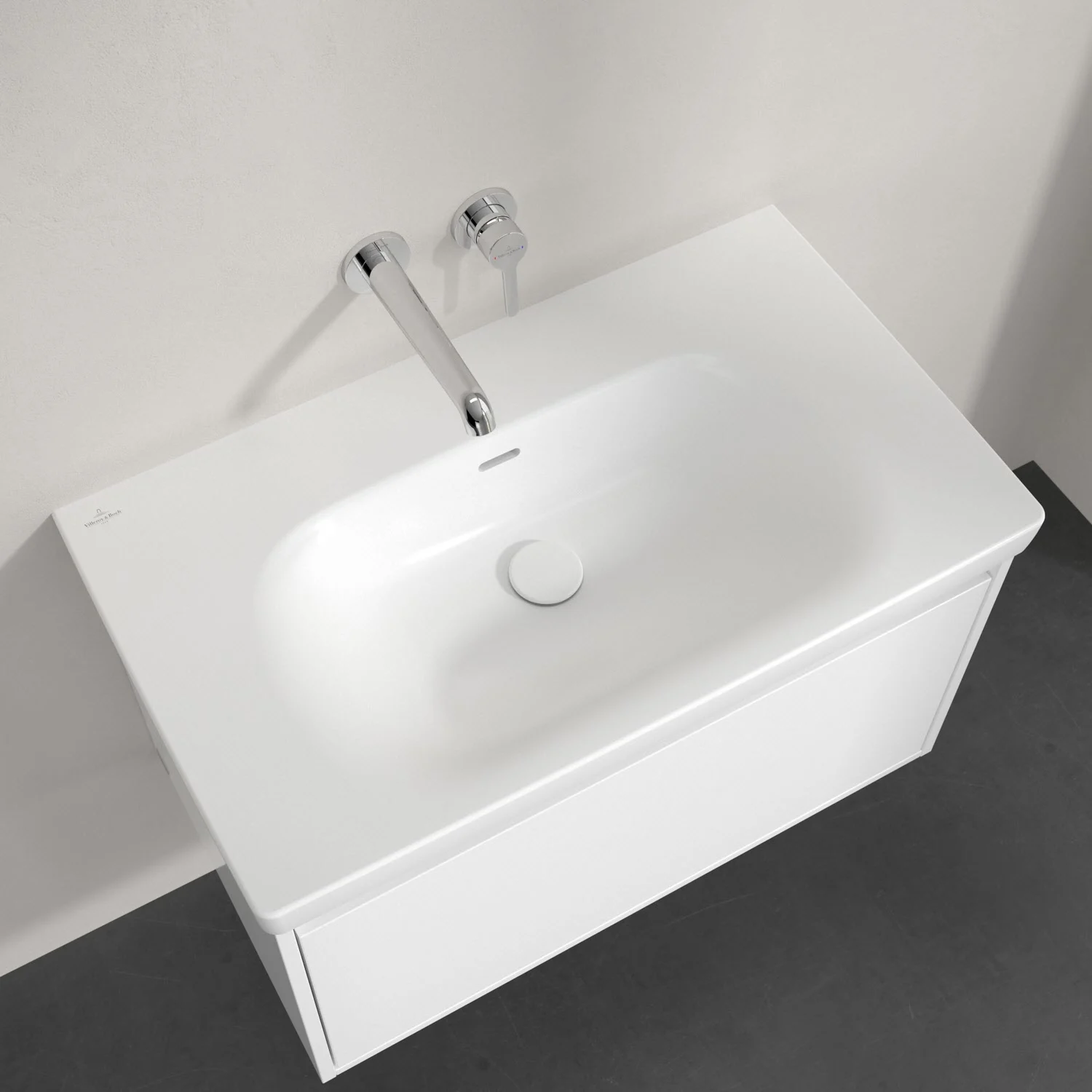 Biała umywalka z baterią ścienną z góry, Villeroy & Boch