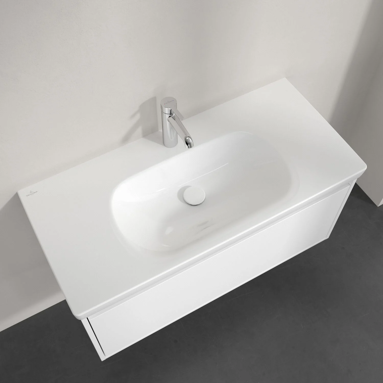 Biała umywalka z jednouchwytową baterią z góry, Villeroy & Boch