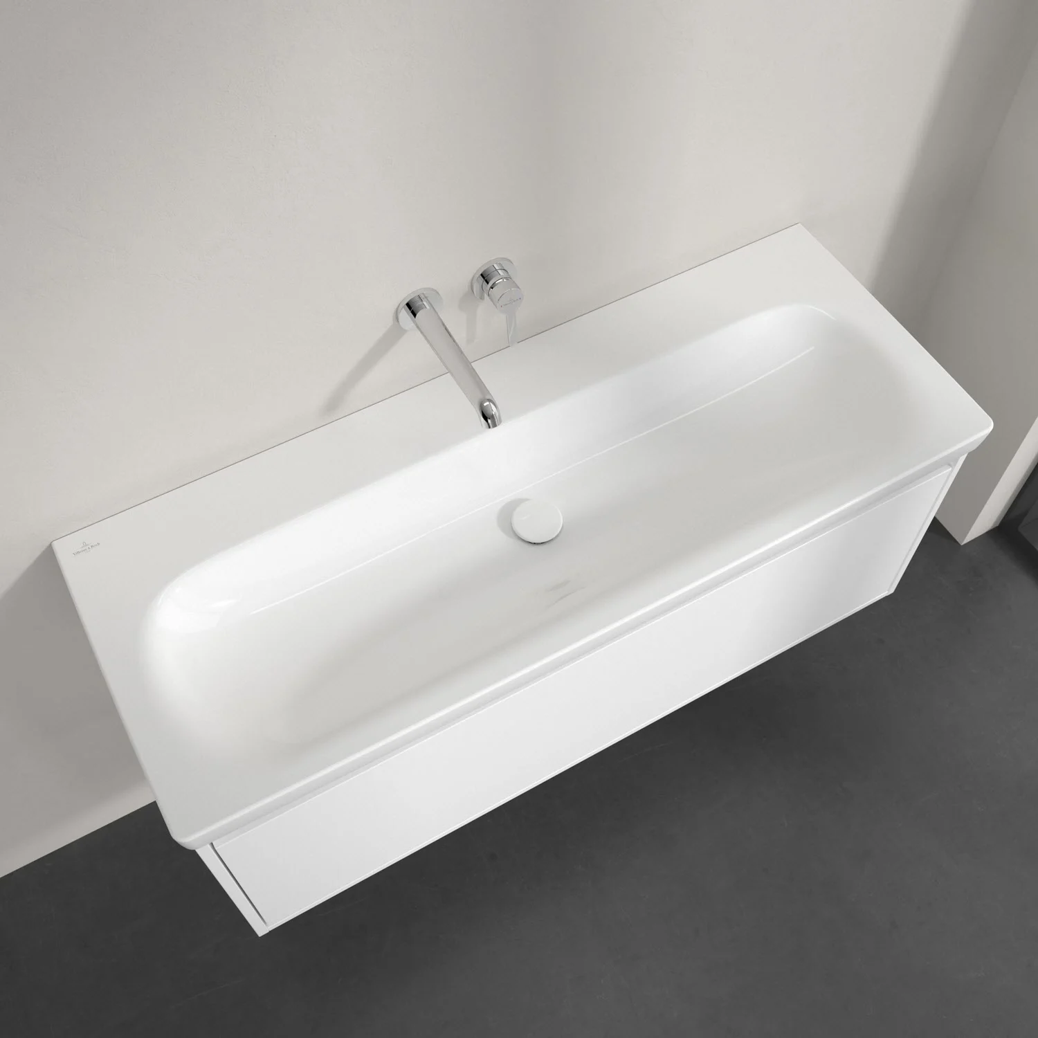 Biała umywalka z baterią widziana z góry, Villeroy & Boch