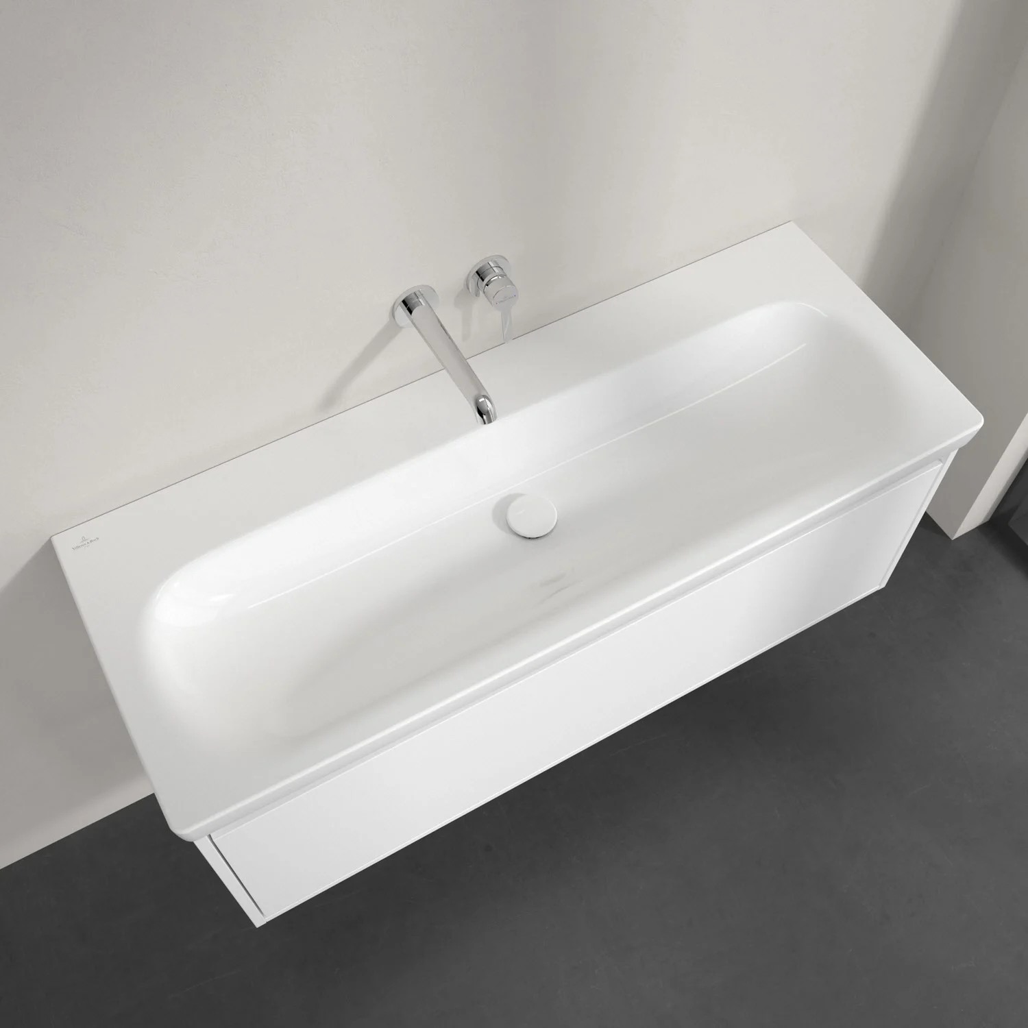 Biała umywalka z baterią widziana z góry, Villeroy & Boch