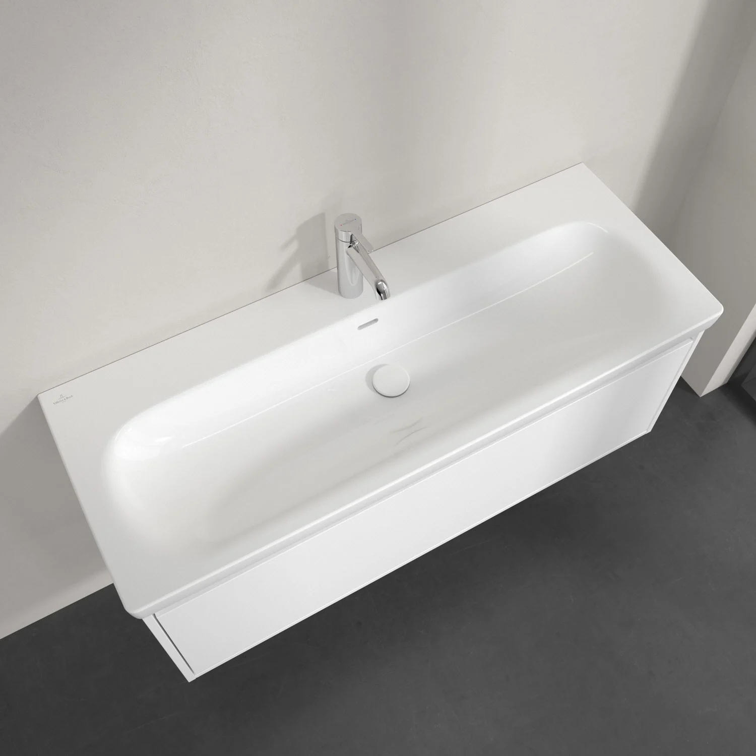 Biała umywalka z jednouchwytową baterią z góry, Villeroy & Boch