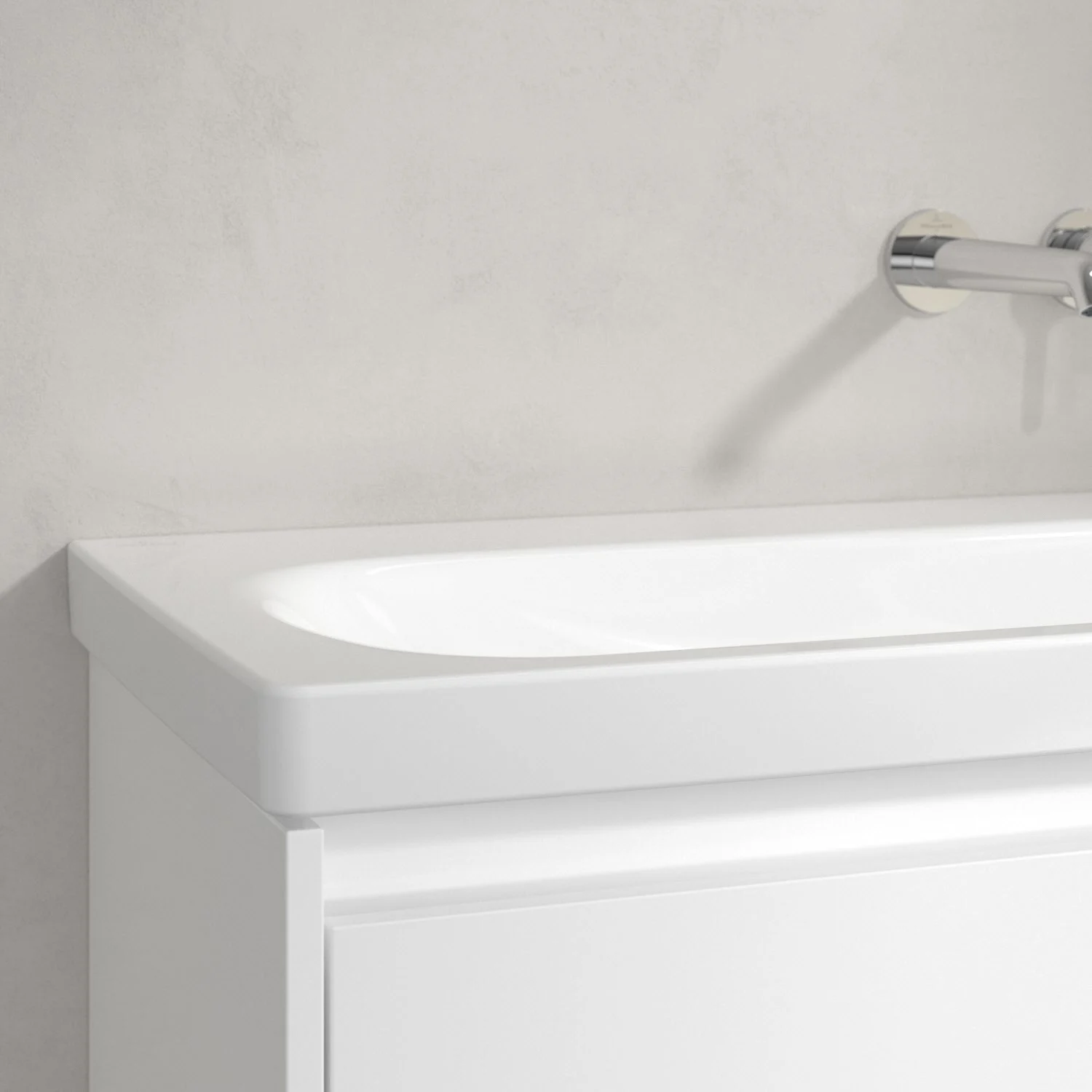 Zbliżenie białej umywalki bez kranu, Villeroy & Boch