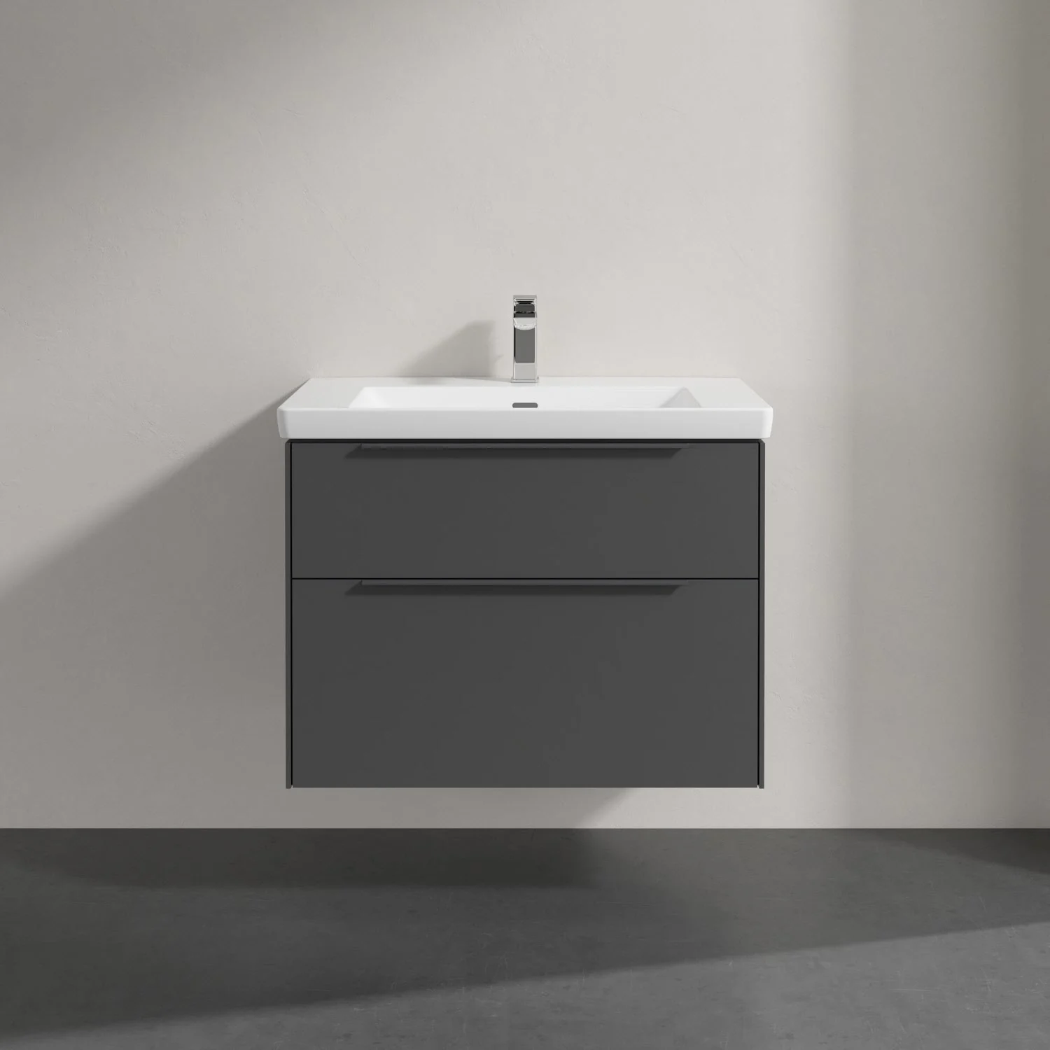 Szara umywalka z baterią w zbliżeniu, Villeroy & Boch