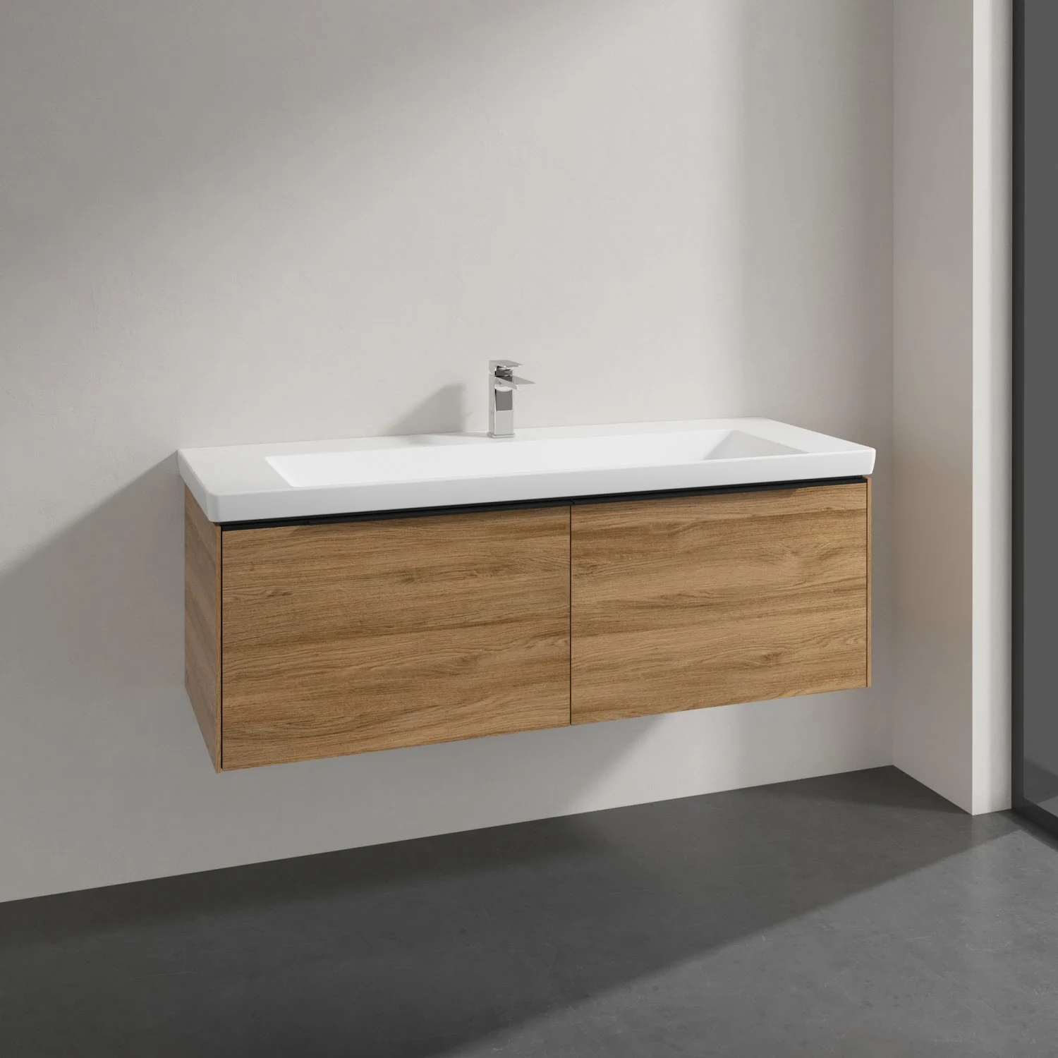 Umywalka z drewnianą szafką w nowoczesnej łazience, Villeroy & Boch
