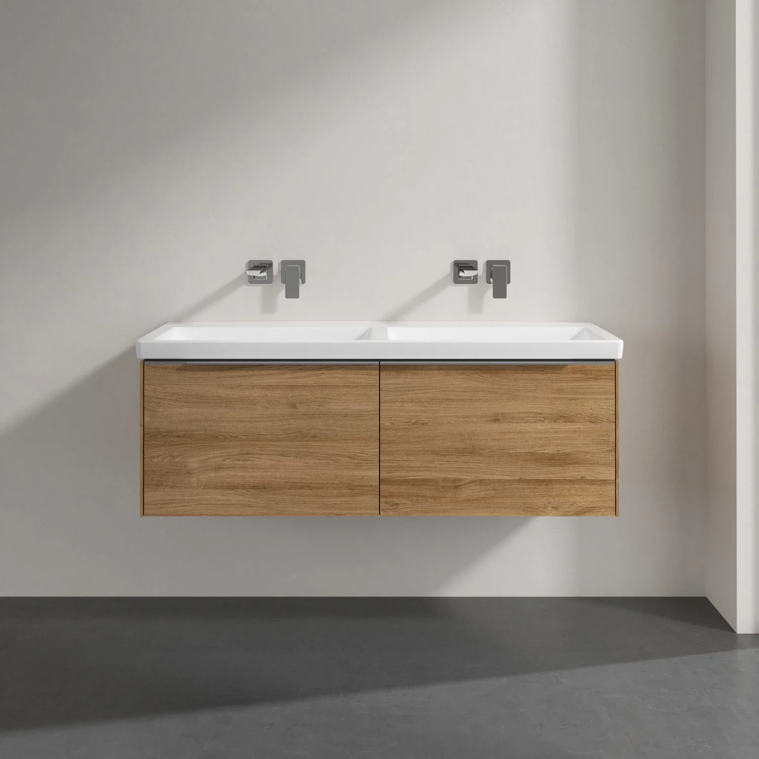 Podwójna umywalka z drewnianą szafką w łazience, Villeroy & Boch
