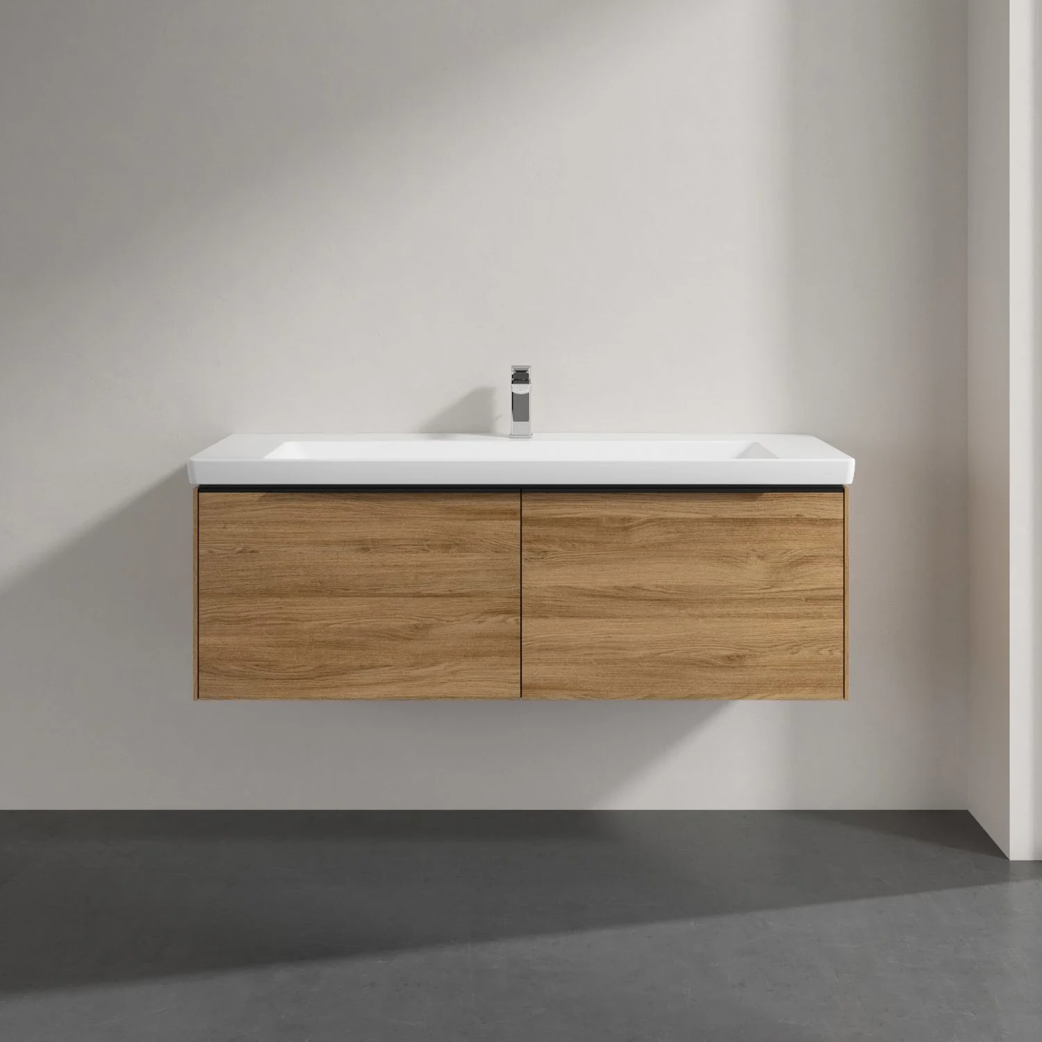 Umywalka z drewnianą szafką w nowoczesnej łazience, Villeroy & Boch